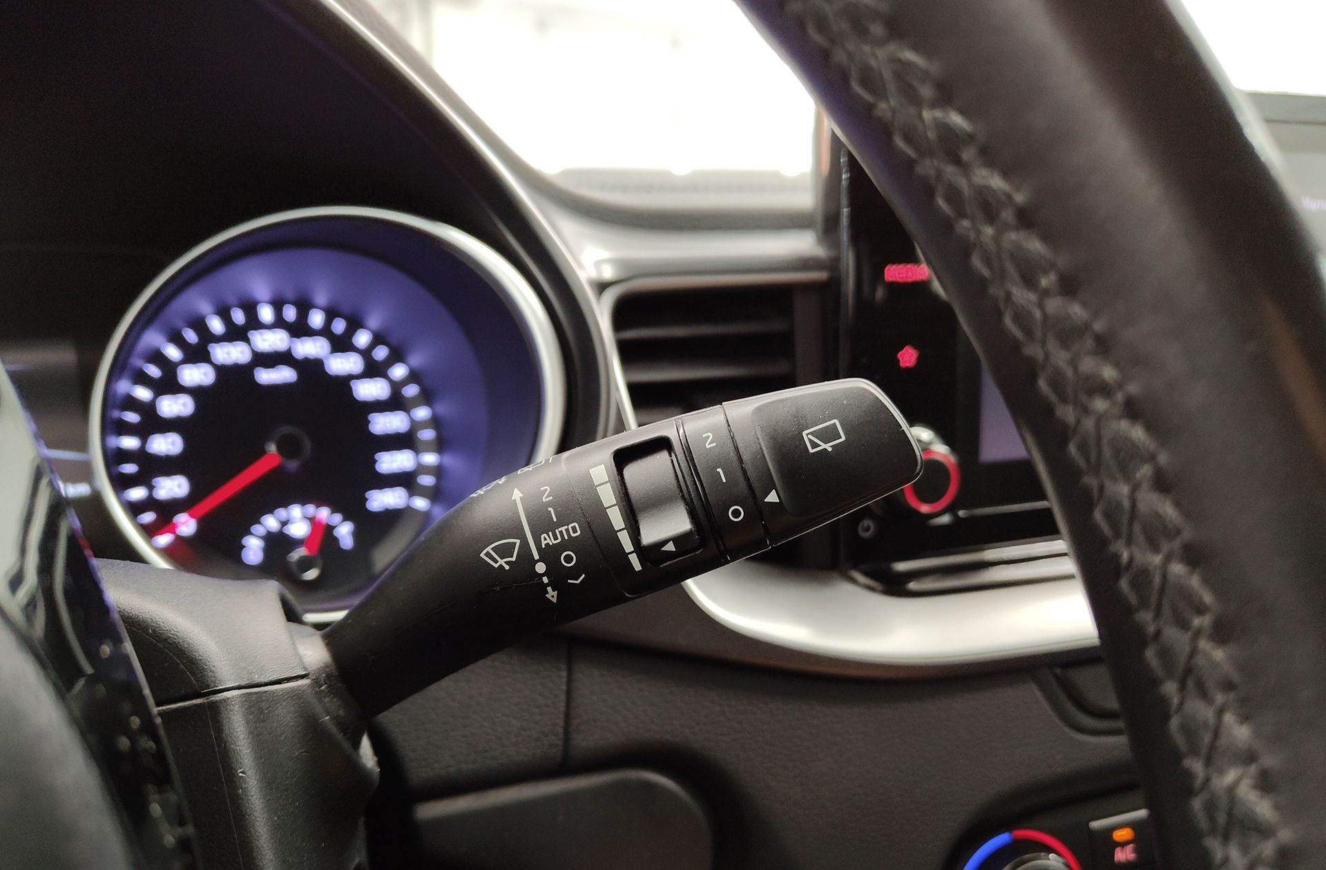 Kia Ceed 1.6 MHEV iMT Drive - foto 28
