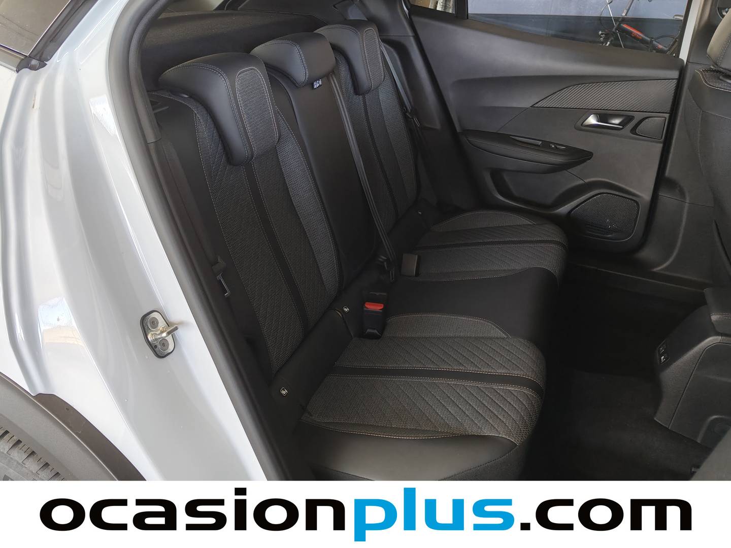 Foto Peugeot 2008 Peugeot 2008 Allure Hybrid eDCS6 (145 CV)