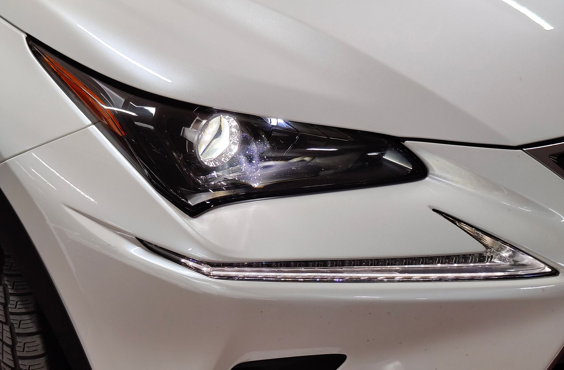 Lexus NX 300h Business Navigation 2WD - foto 13
