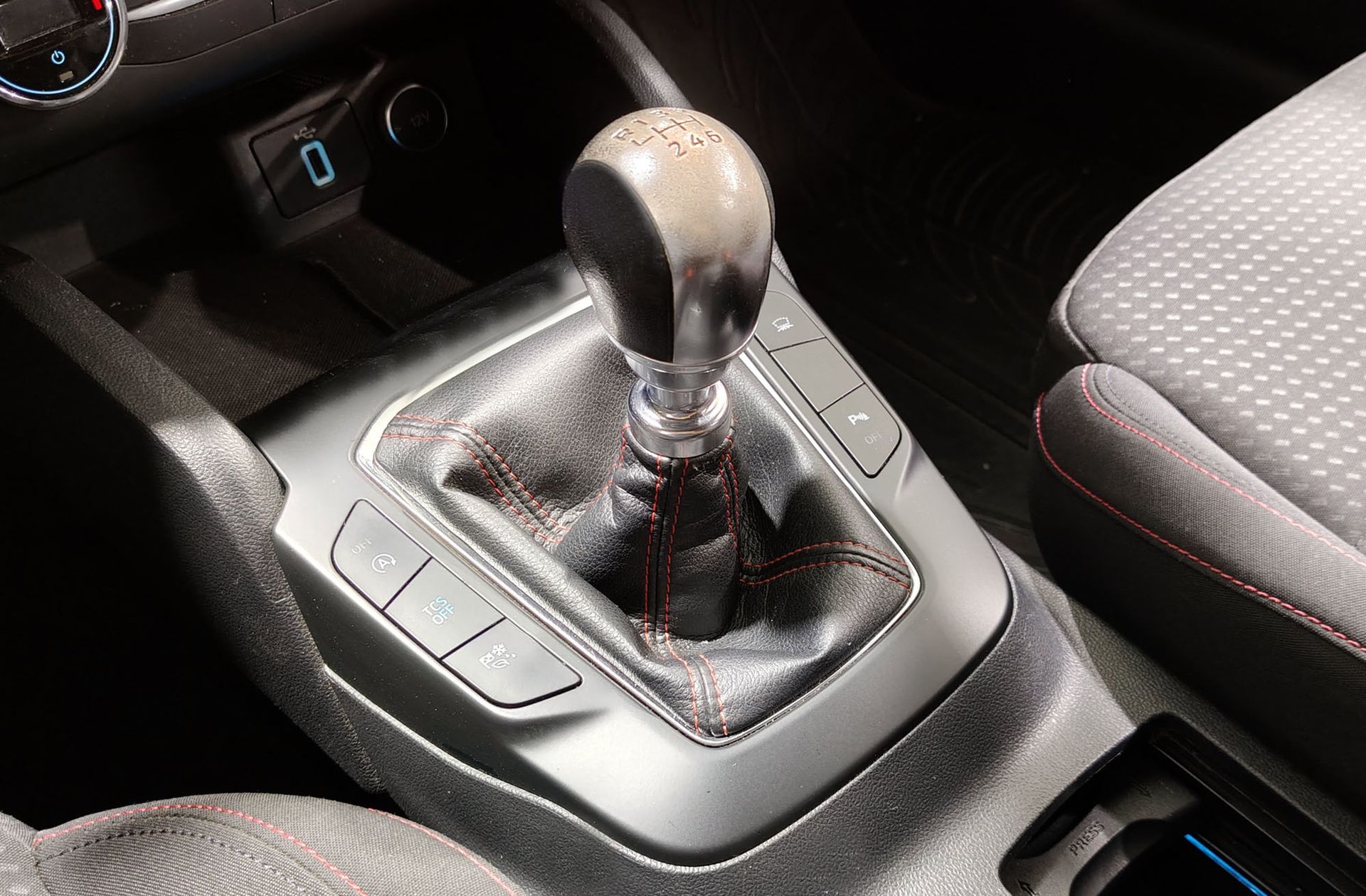 Ford Focus 1.5 EcoBoost ST-Line - foto 6