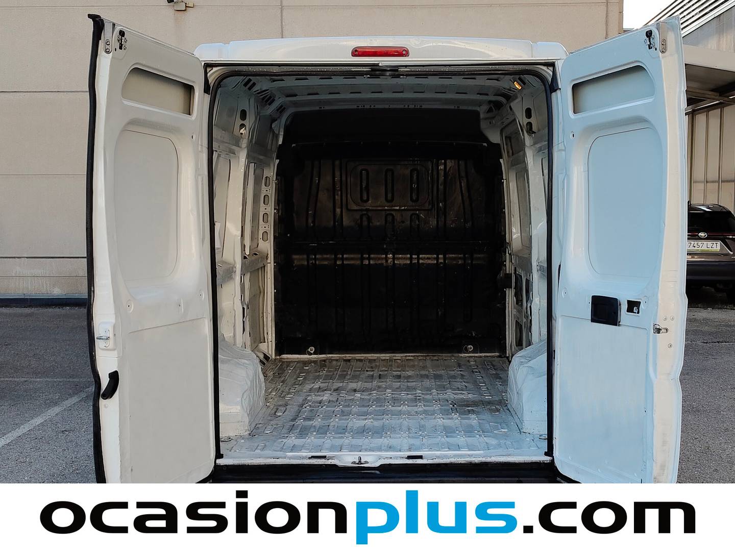 Foto asientos traseros Citroën Jumper Citroën Jumper Furgon BlueHDi 110 35 L2H2 (110 CV)