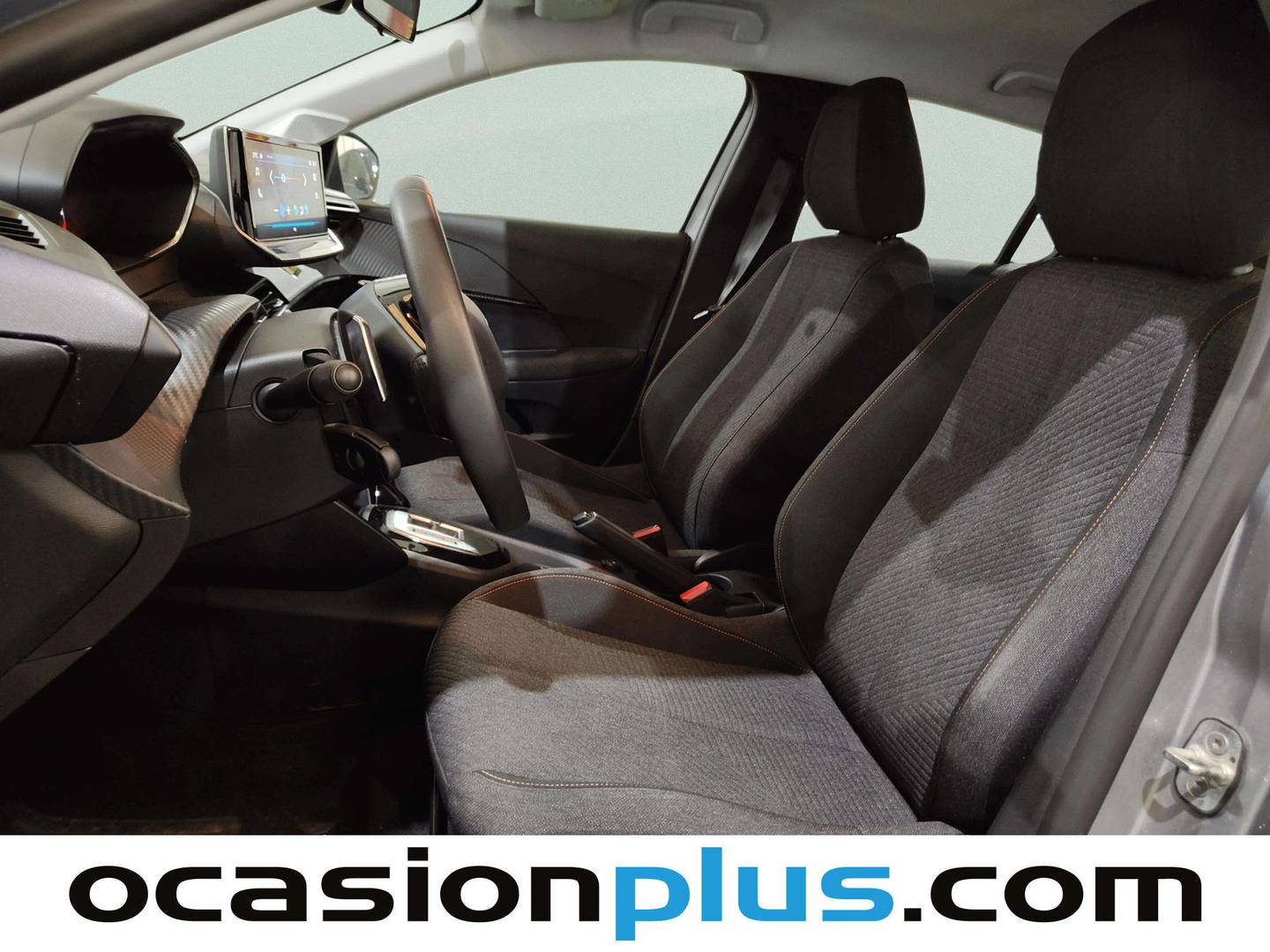 Foto asientos delanteros Peugeot 208 Peugeot 208 Style Hybrid 100 eDCS6 (100 CV)