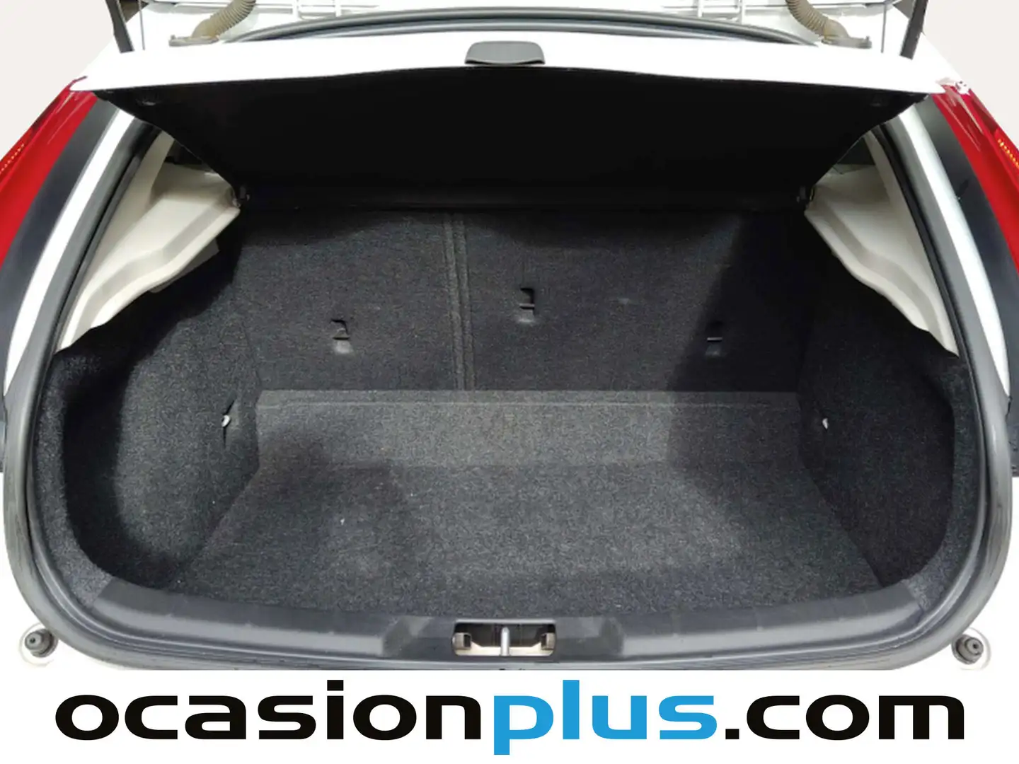 Foto Volvo V40 Cross Country Volvo V40 Cross Country Cross Country T3 Pro Auto  (152 CV)