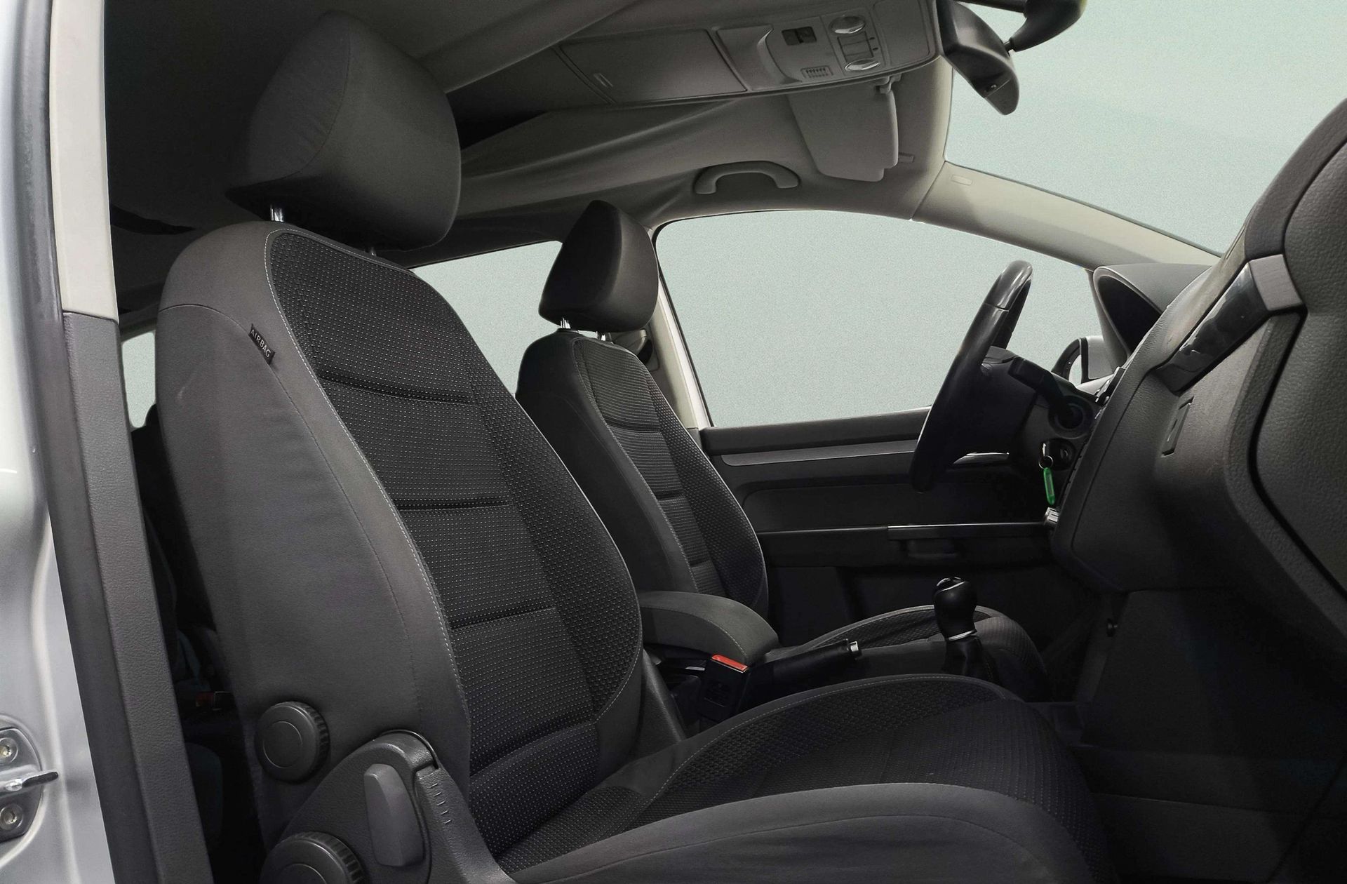 Volkswagen Touran Advance 2.0 TDI - foto 17