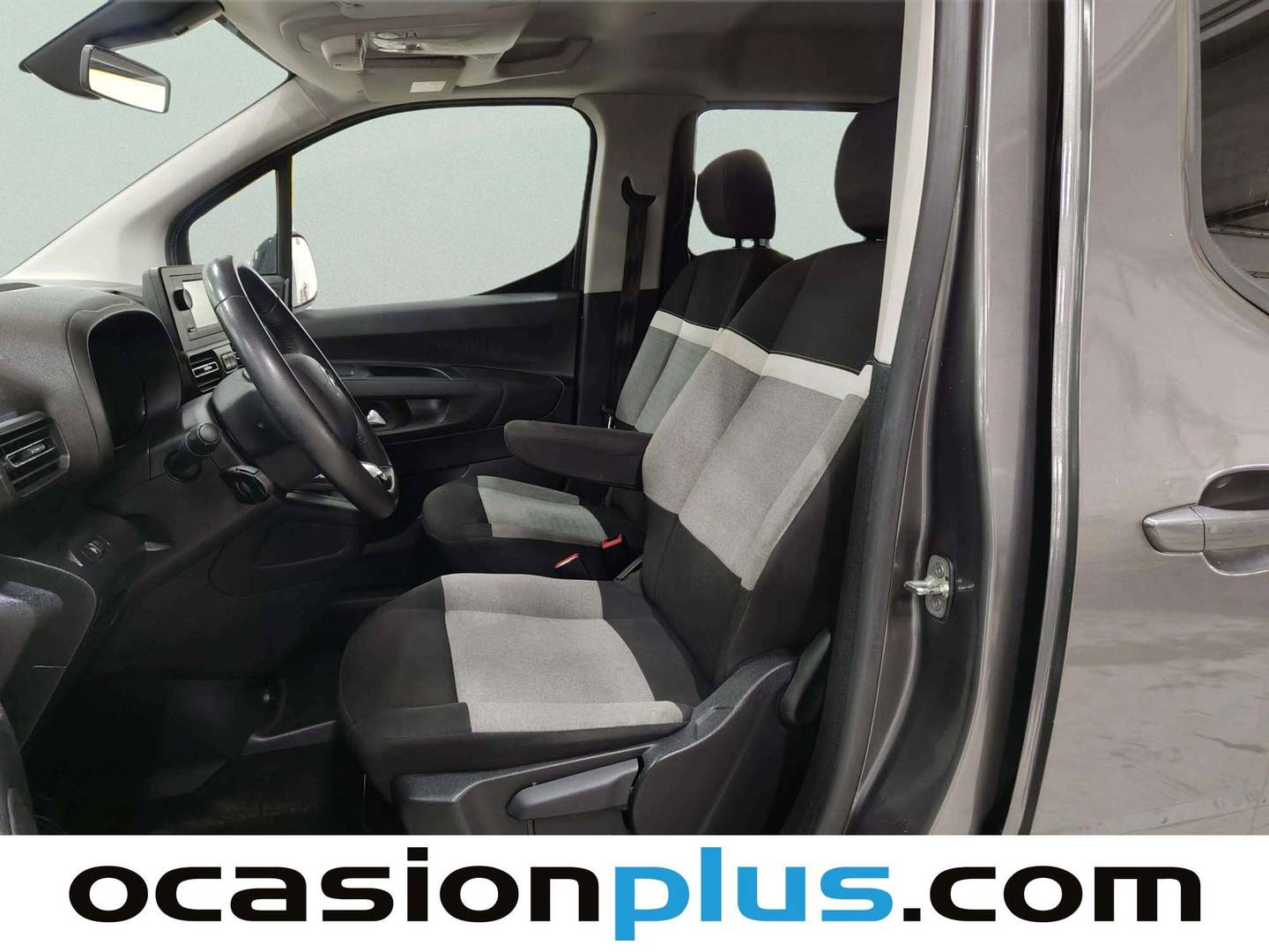 Foto asientos delanteros Citroën Berlingo Citroen Berlingo PureTech 110 S&S Talla M Feel (110 CV)