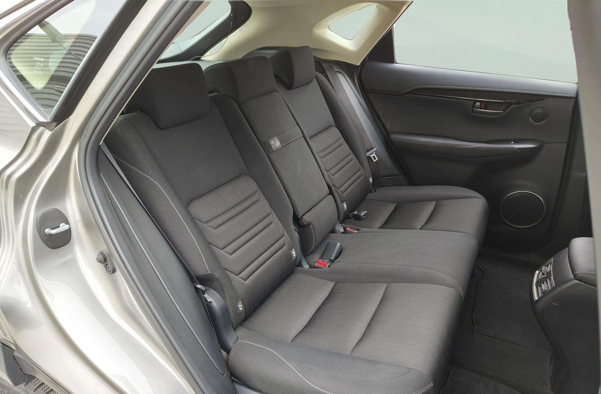Lexus NX 300h Business Navigation 2WD - foto 16