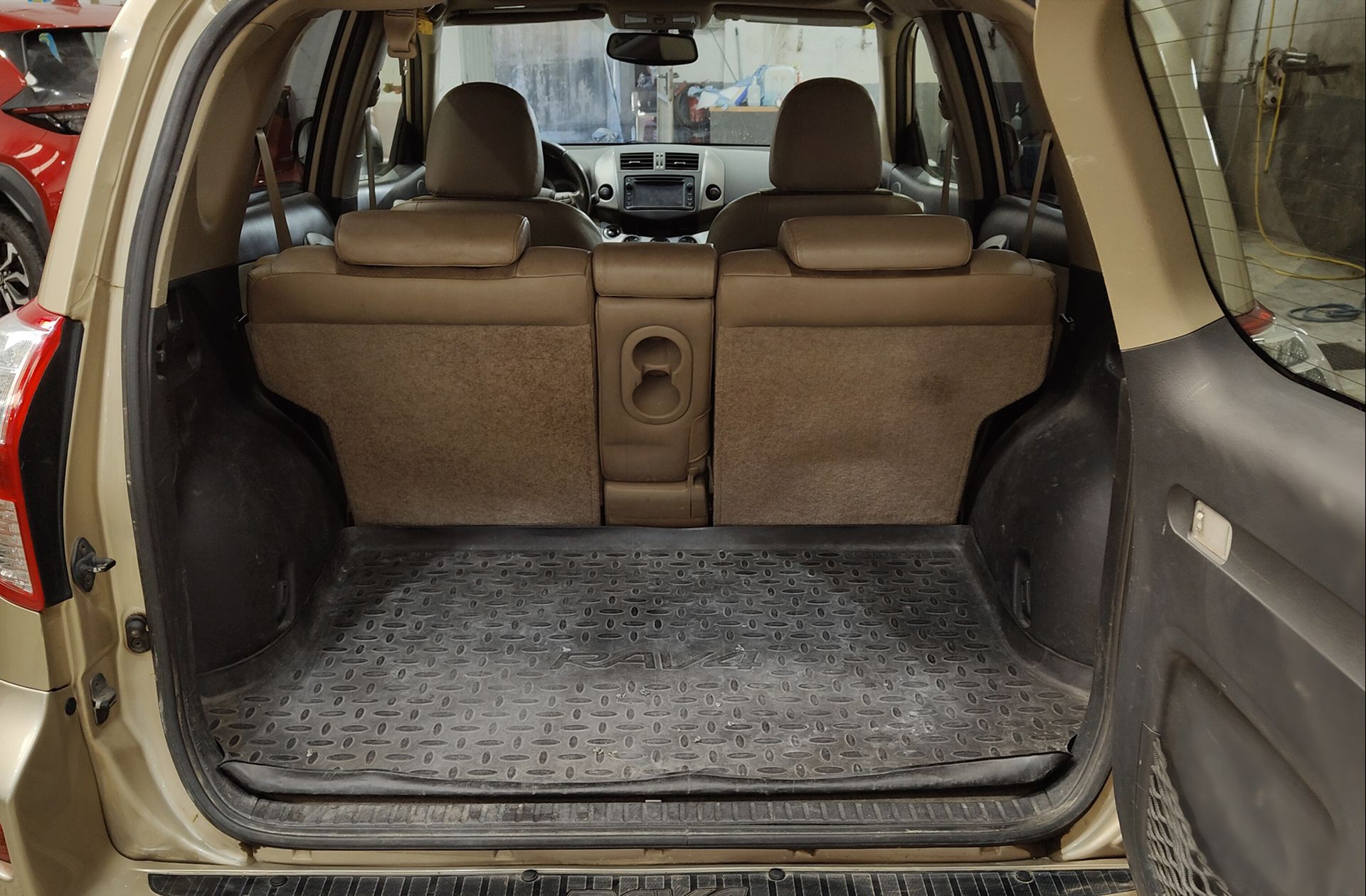 Toyota RAV4 2.2 D-4D Executive 4x4 - foto 17