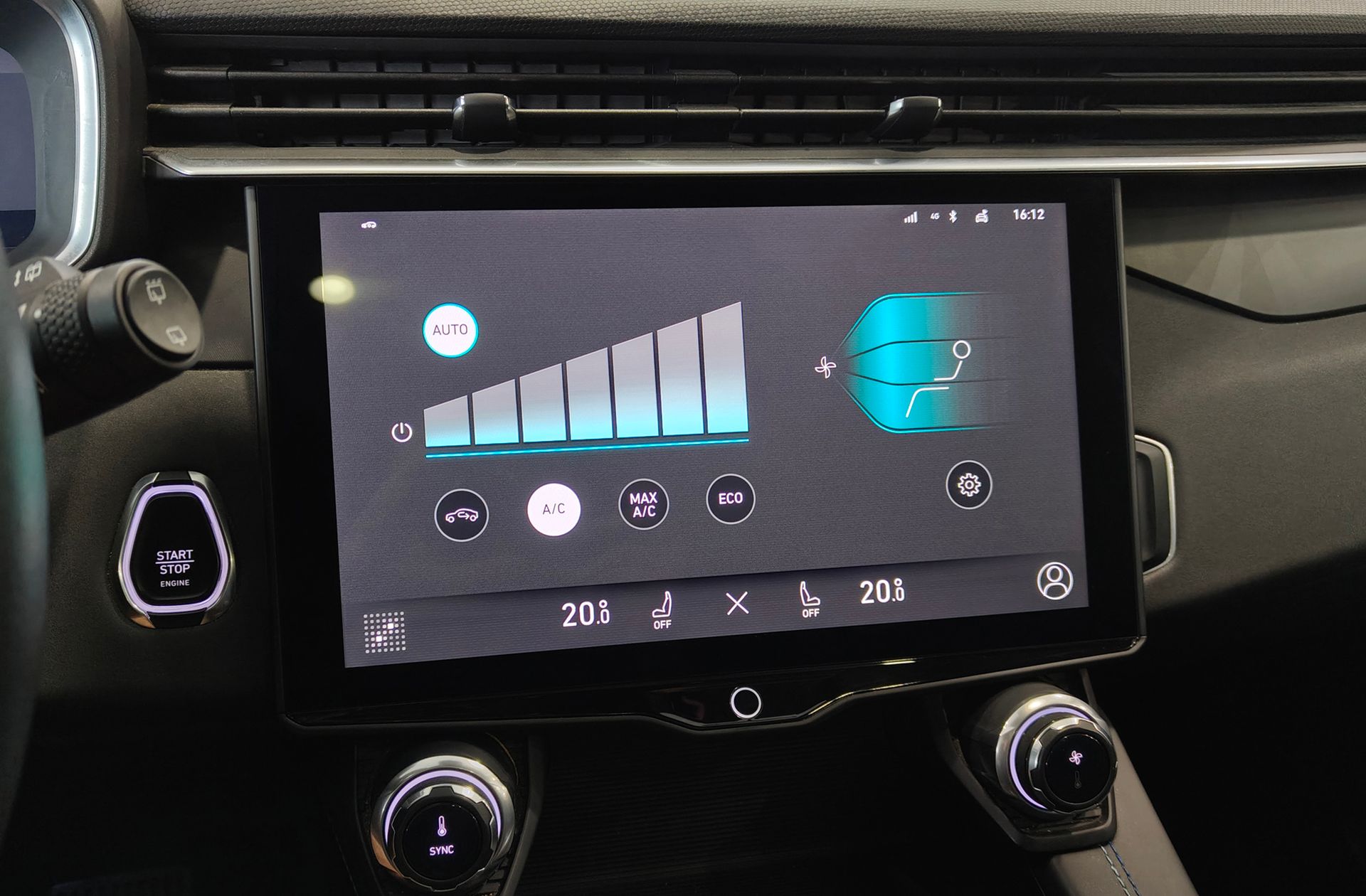 Lynk & Co 01 1.5 PHEV - foto 36