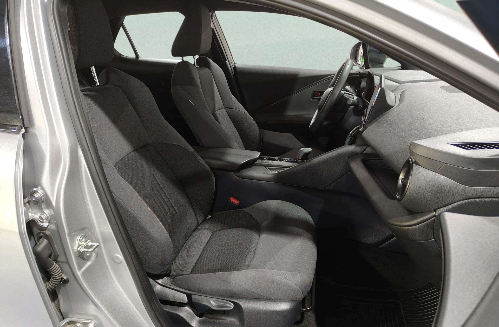 Toyota C-HR 180H Advance - foto 19