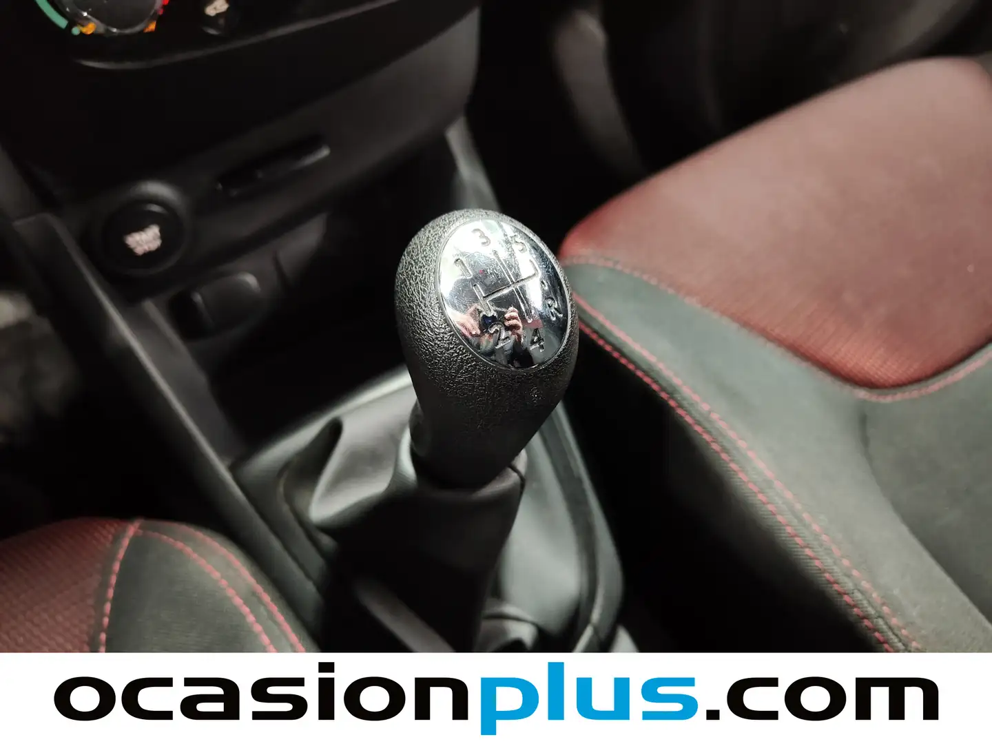 Foto Renault Clio Renault Clio 1.2 16v Authentique (75 CV)