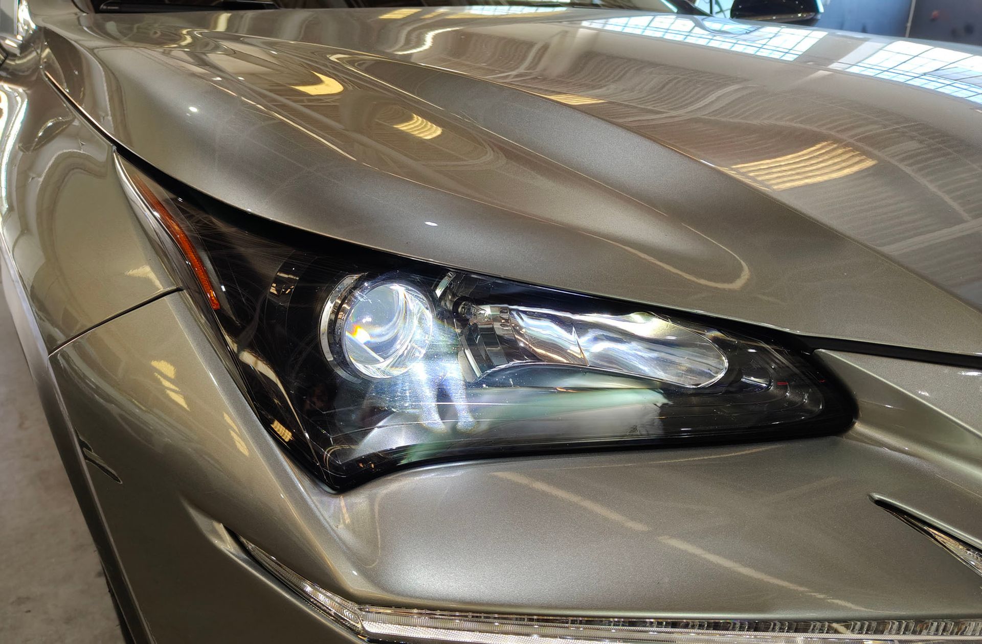 Lexus NX 300h Sport Edition 2WD - foto 15