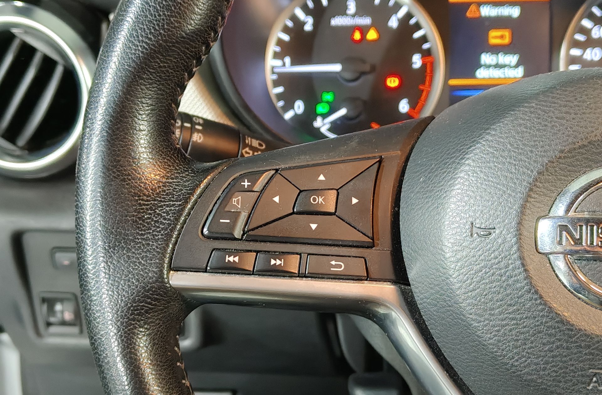 Nissan Micra 1.5 dCi N-Connecta - foto 25