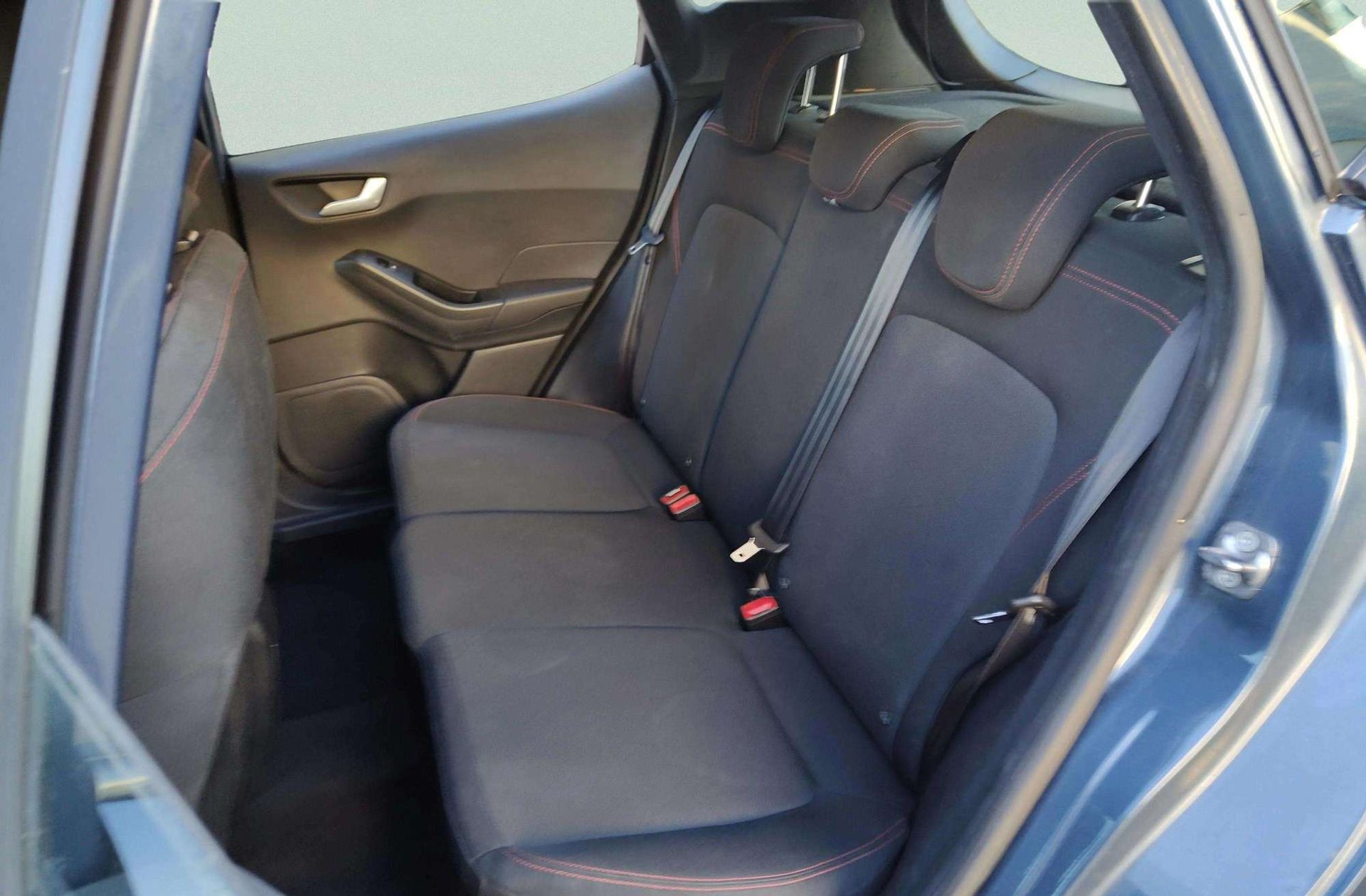 Ford Fiesta 1.0 EcoBoost MHEV ST-Line - foto 14