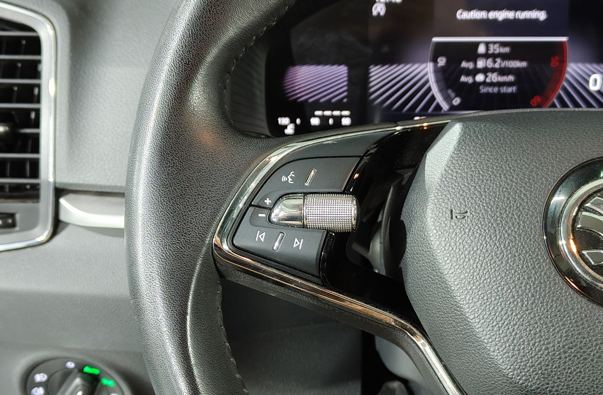 Škoda Karoq 2.0 TDI Selection - foto 23