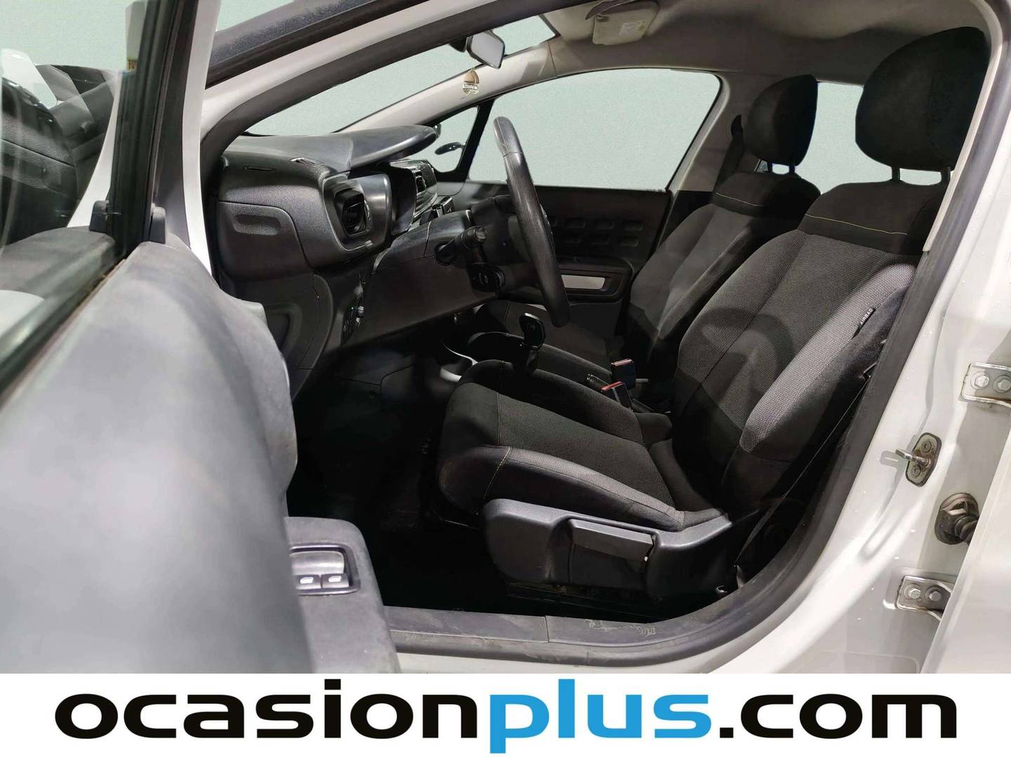 Foto asientos delanteros Citroën C3 Citroën C3 PureTech 82 Feel (83 CV)