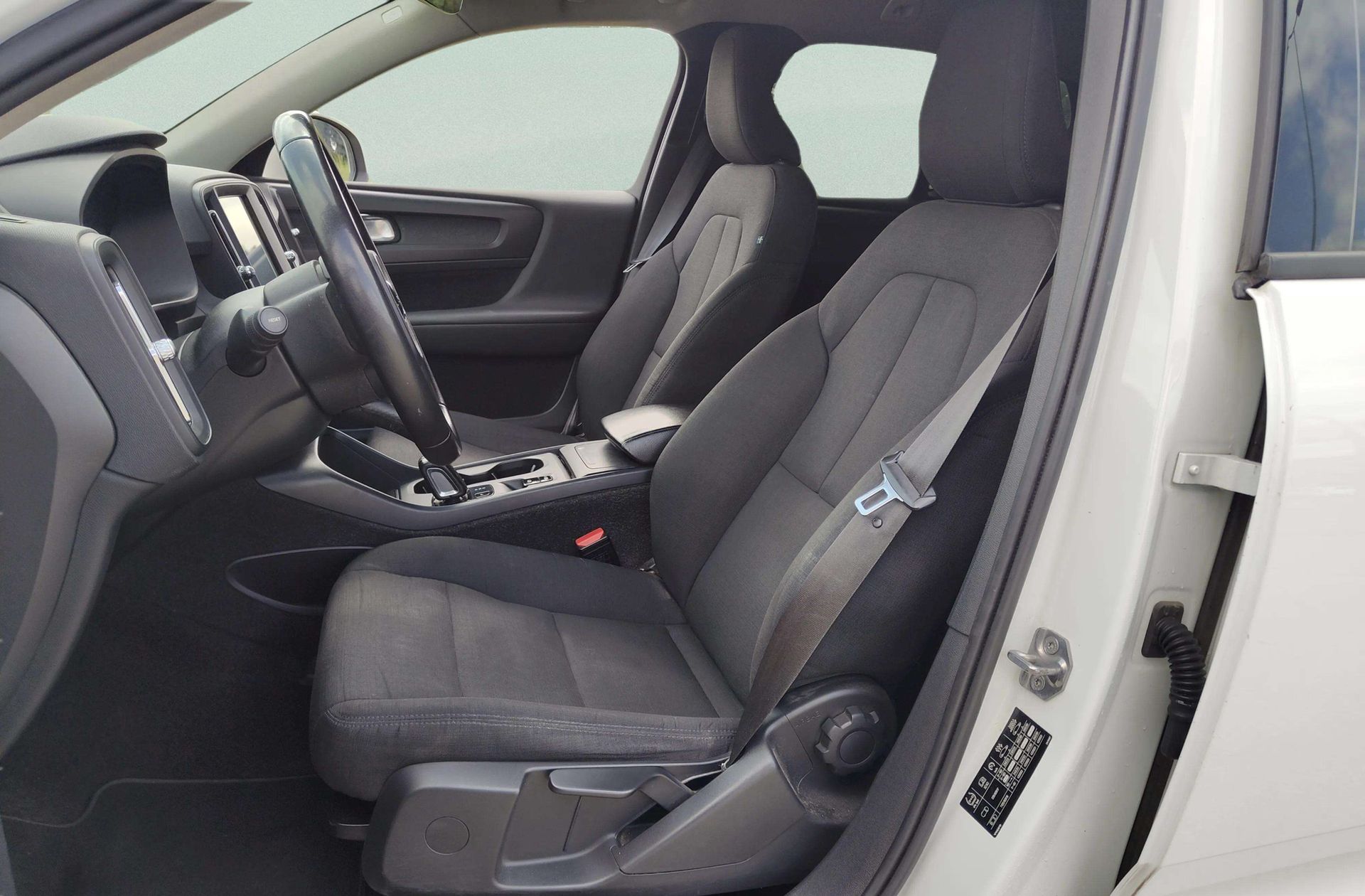 Volvo XC40 T4 - foto 9