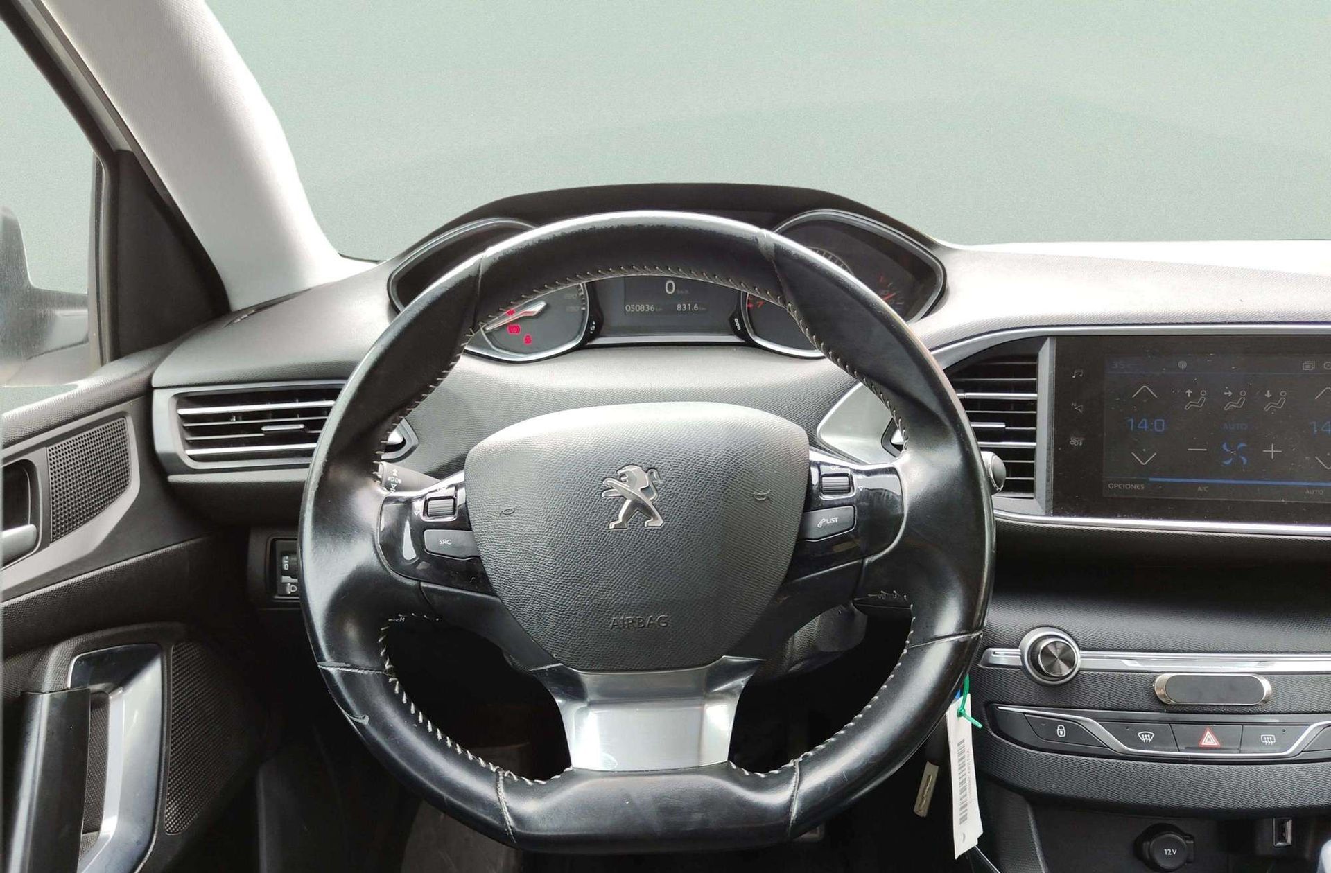 Peugeot 308 SW 1.2 PureTech Allure - foto 33