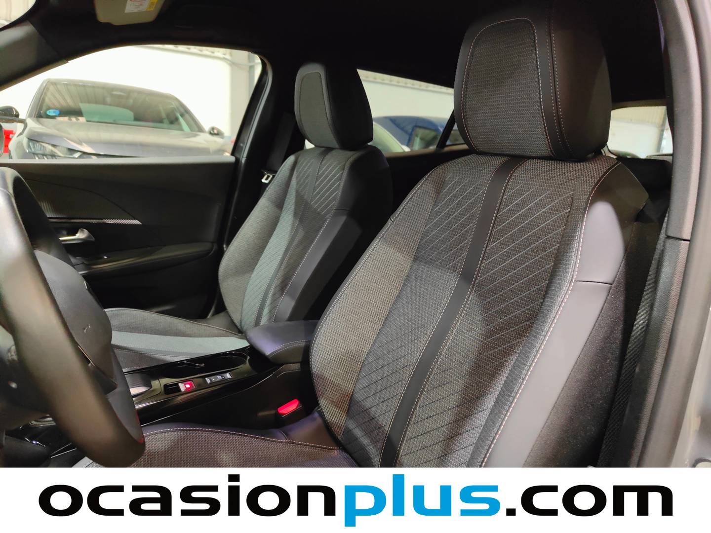 Extras y acabados del Peugeot 2008 Peugeot 2008 Allure Hybrid eDCS6 (145 CV)