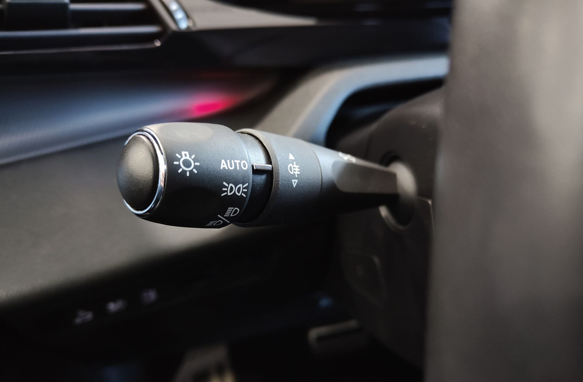 Peugeot 308 SW Hybrid 225 GT eEAT8 - foto 34