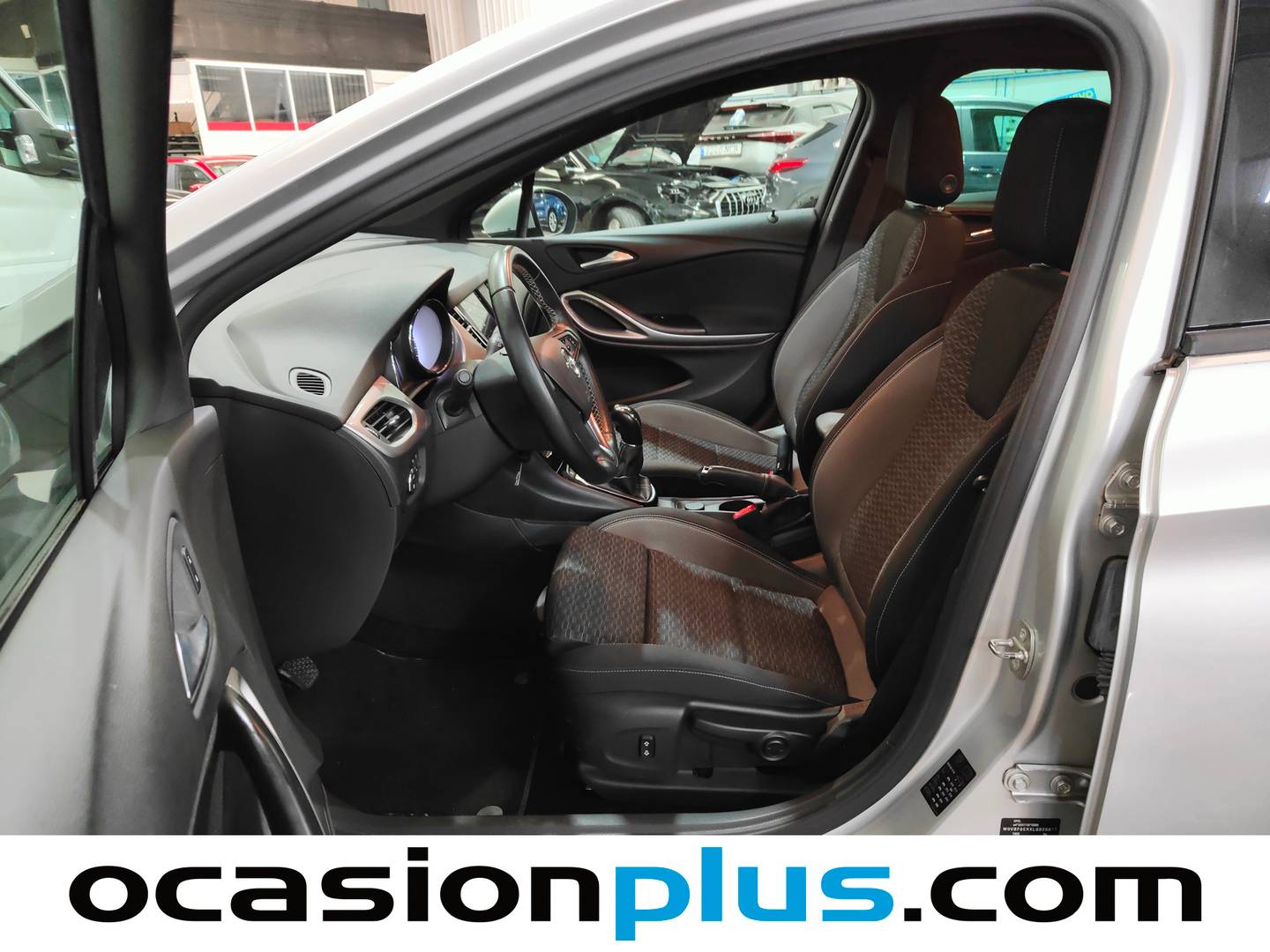 Foto asientos delanteros Opel Astra Opel Astra 1.2 Turbo SHL GS Line (110 CV)