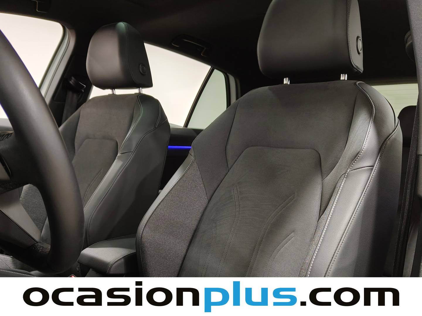 Equipamiento del Volkswagen Golf Volkswagen Golf 50 Aniversario 1.5 eTSI (150 CV) DSG