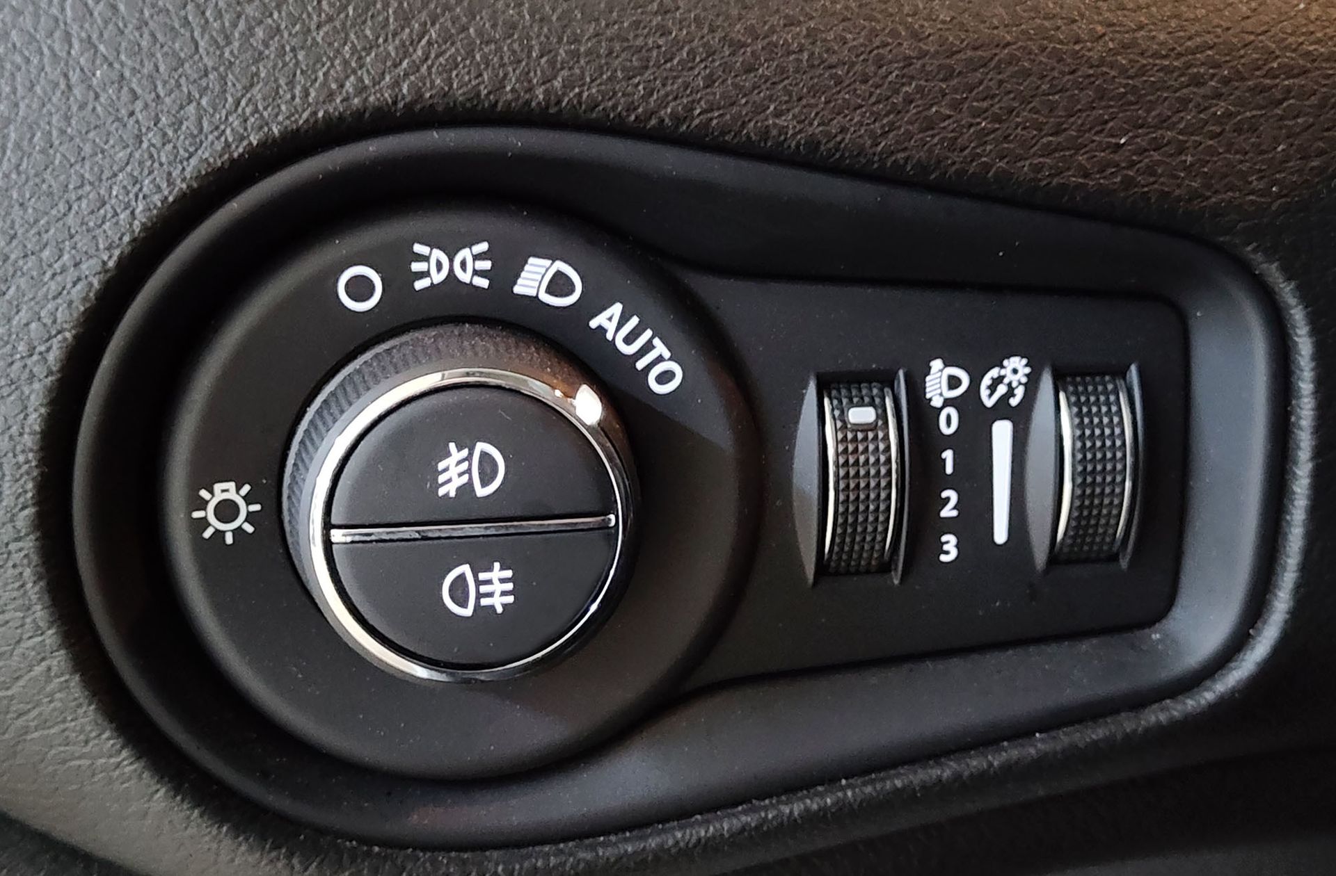 Jeep Renegade eHybrid 1.5 Altitude DCT - foto 22