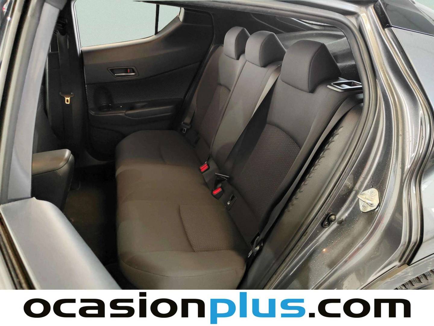 Foto asientos traseros Toyota C-HR Toyota C-HR 1.8 125H Advance (122 CV)