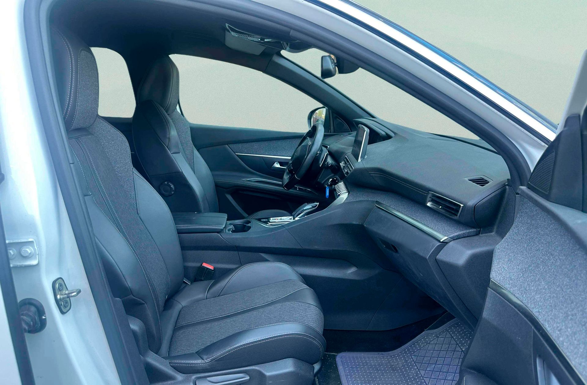 Peugeot 3008 PureTech 130 GT Line EAT8 - foto 19