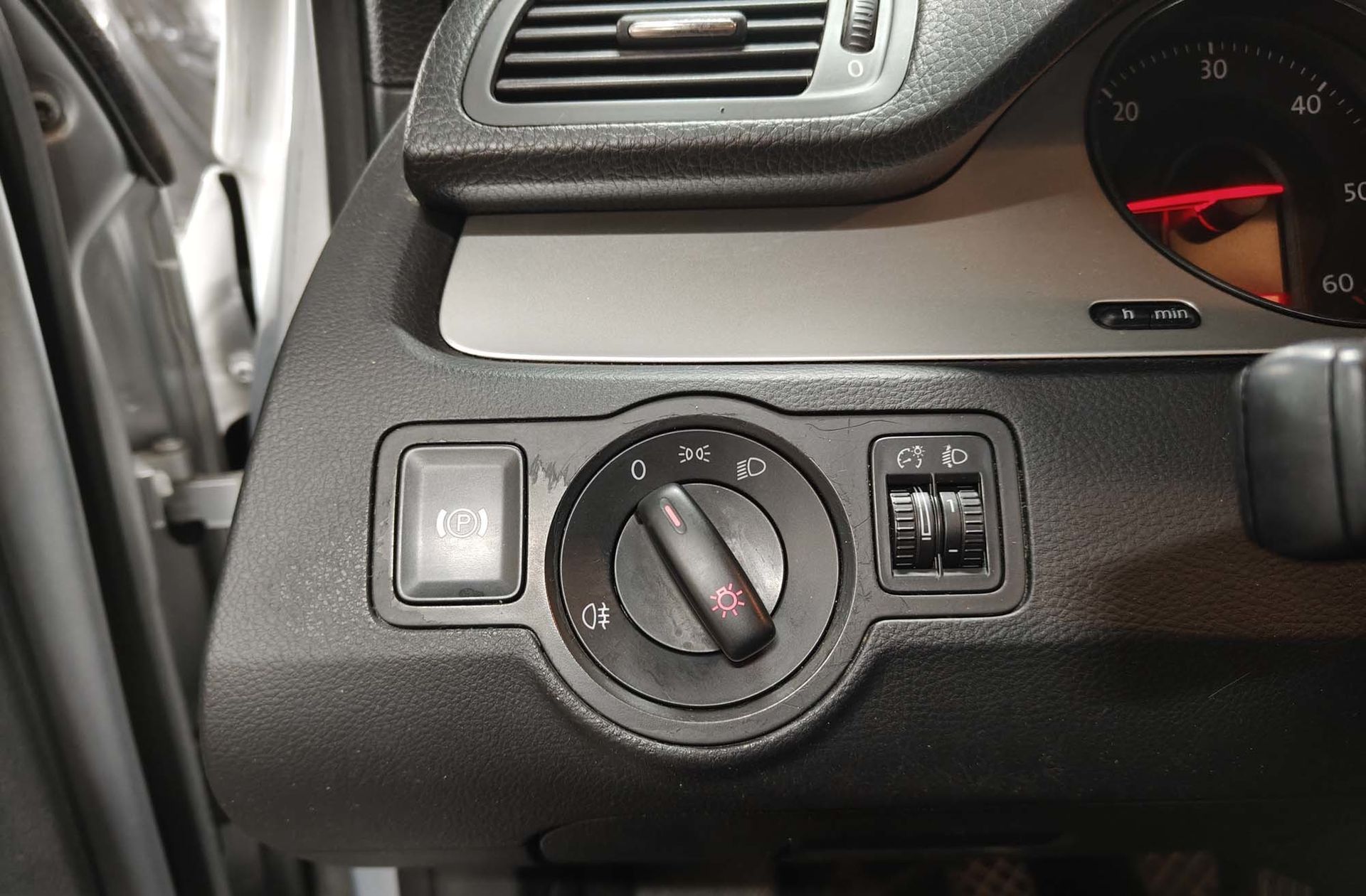Volkswagen Passat Variant Advance 2.0 TDI - foto 19