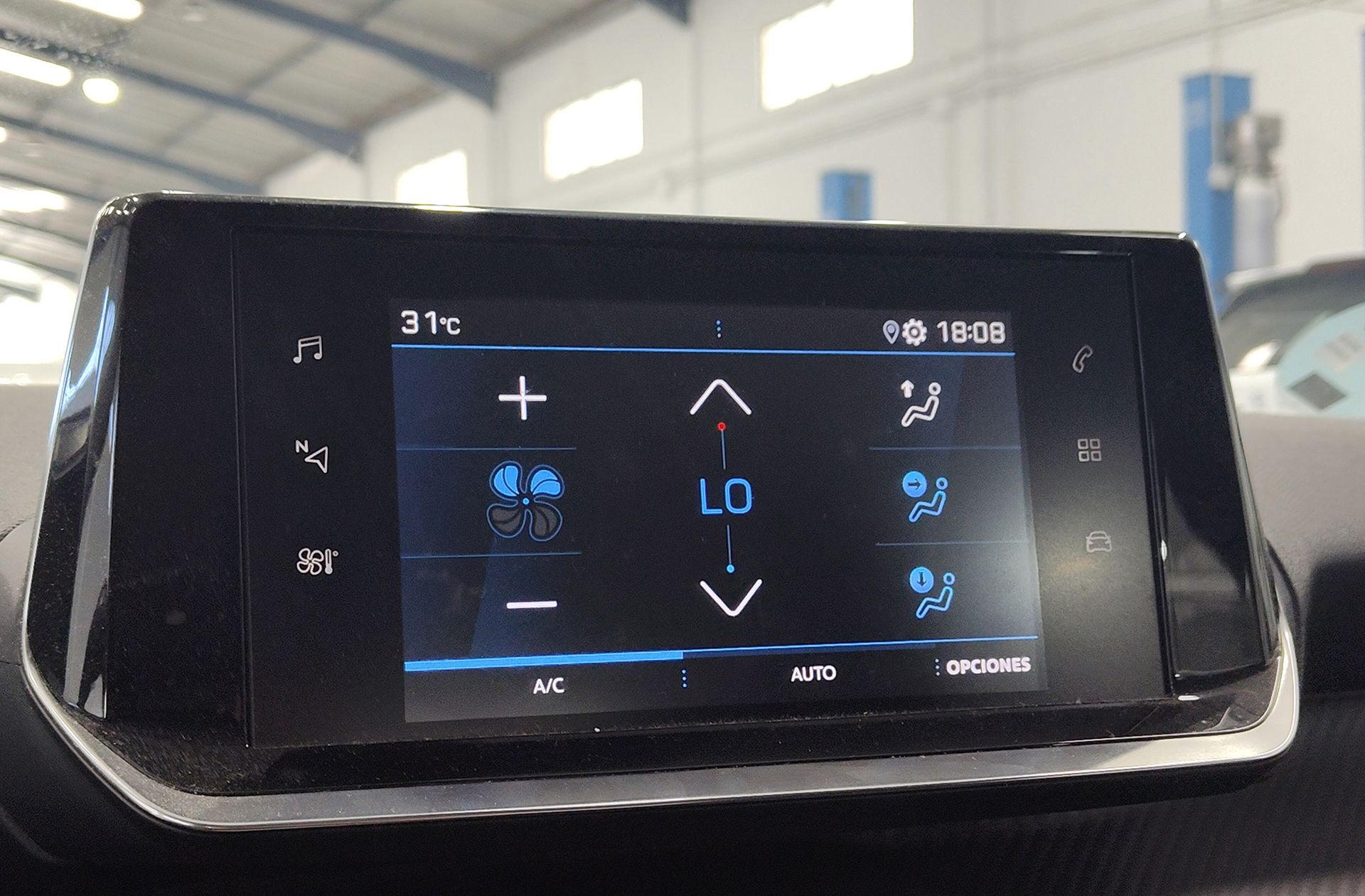 Peugeot 2008 PureTech 100 Active Pack - foto 30