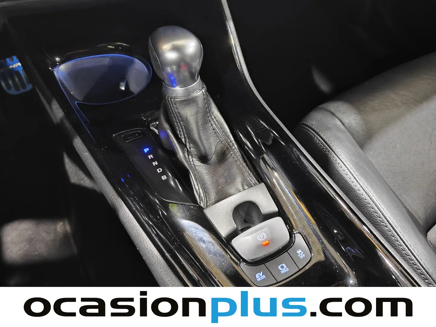 Foto Toyota C-HR Toyota C-HR 1.8 125H Advance Plus Luxury (122 CV)