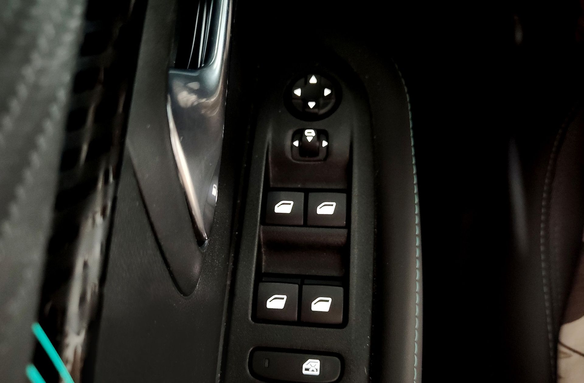 Peugeot 208 Eléctrico Allure Pack - foto 36