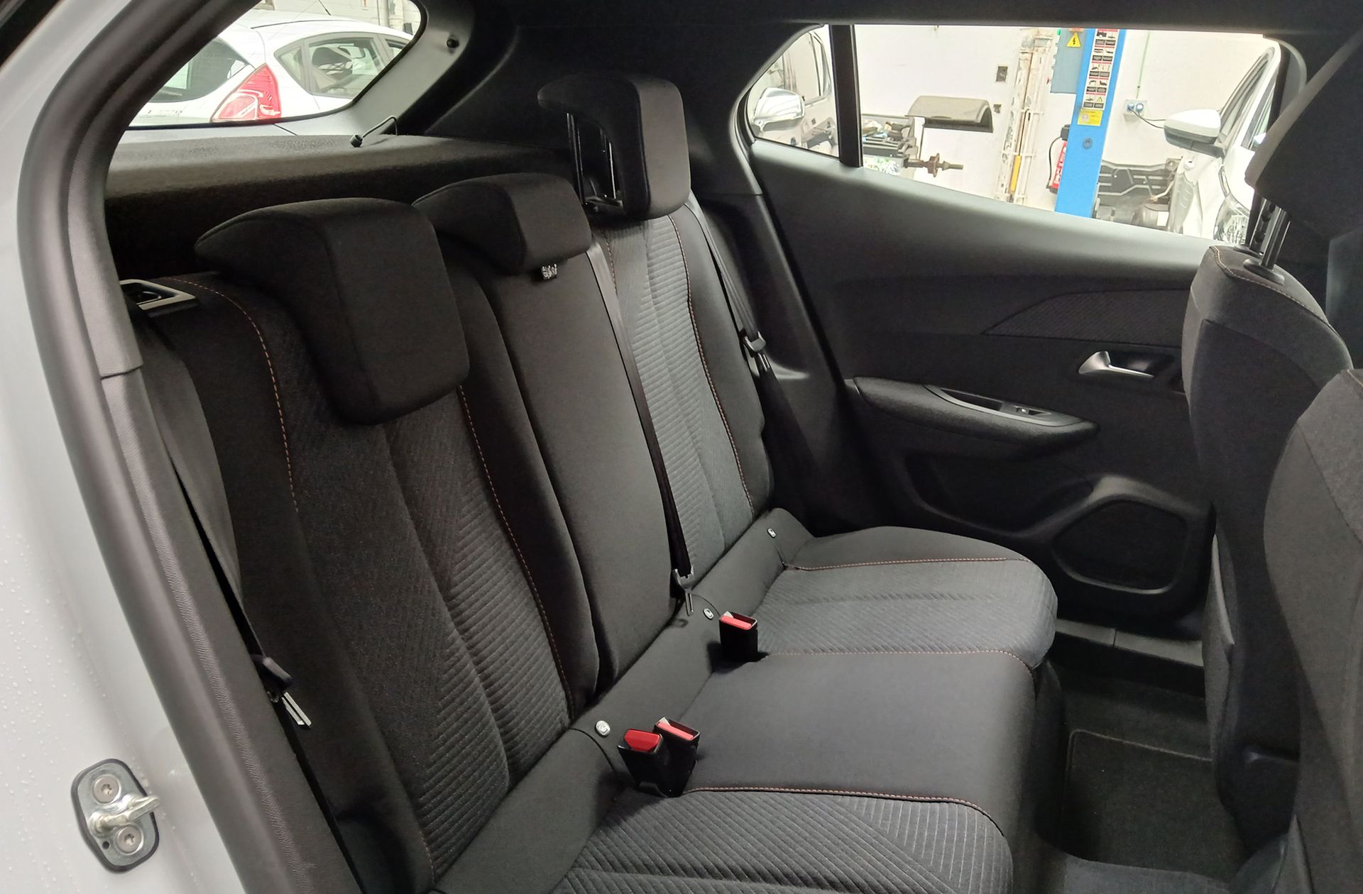 Peugeot 2008 Edition Hybrid eDCS6 - foto 18