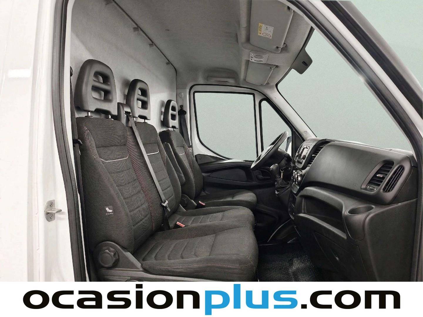 Fotos maletero Iveco Daily Iveco Daily Furgon 35S 16 V 3520L/H2 (156 CV)