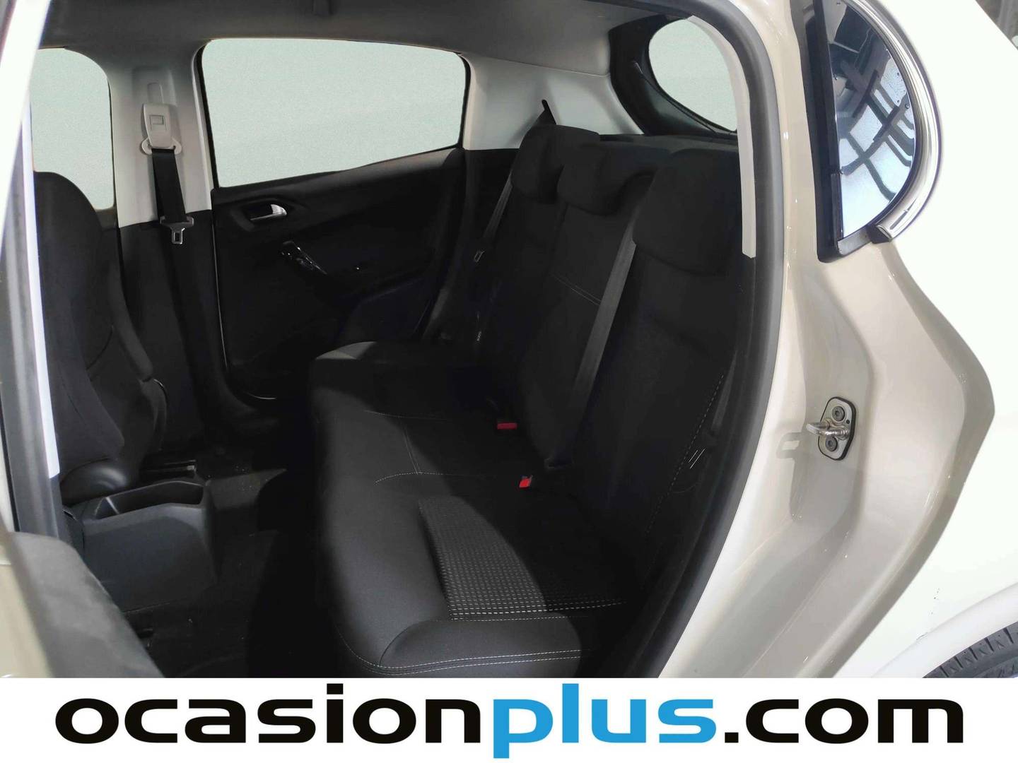 Foto asientos traseros Peugeot 208 Peugeot 208 BlueHDi 100 Tech Edition (99 CV)
