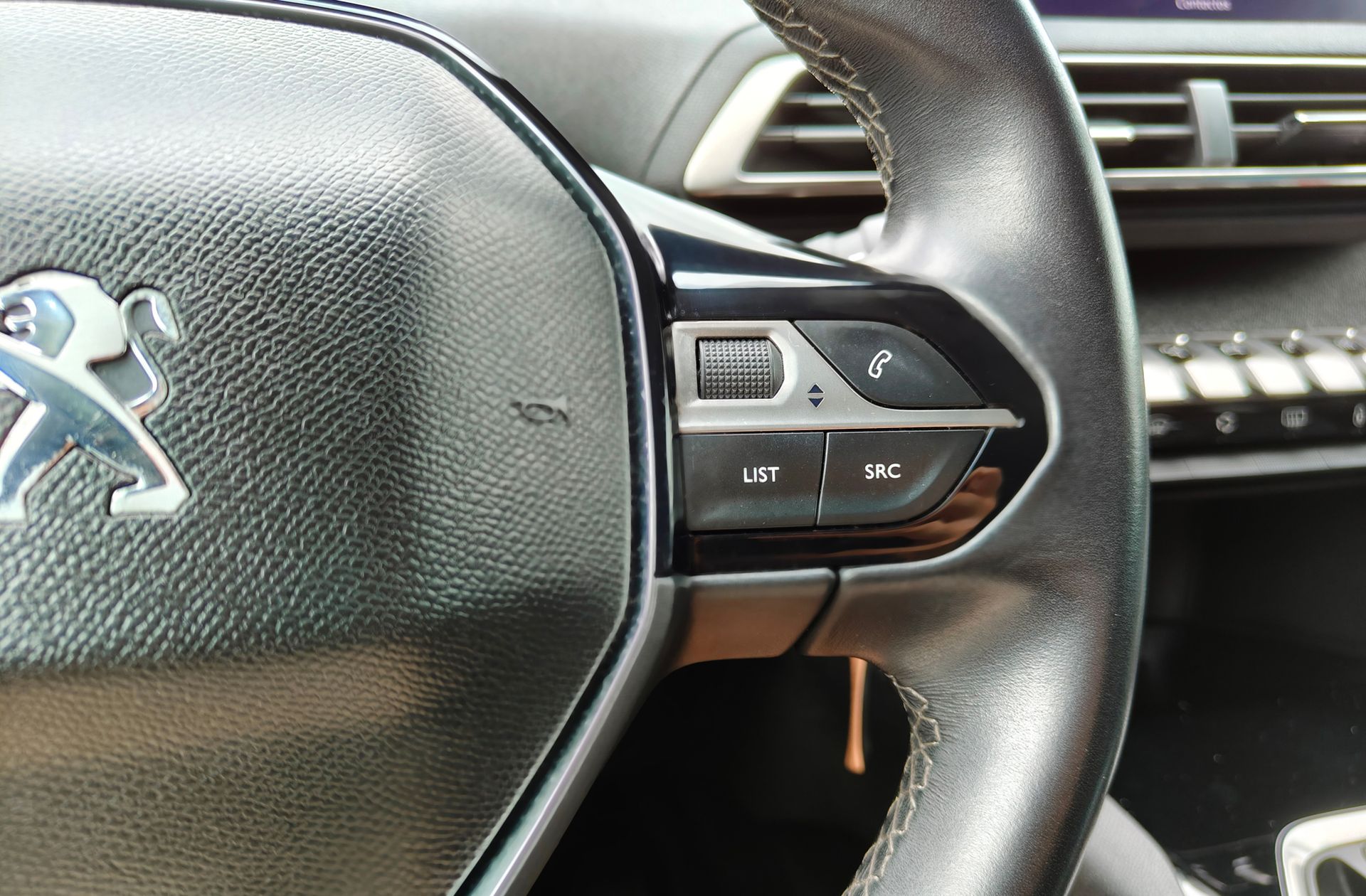 Peugeot 3008 PureTech 130 Allure - foto 30