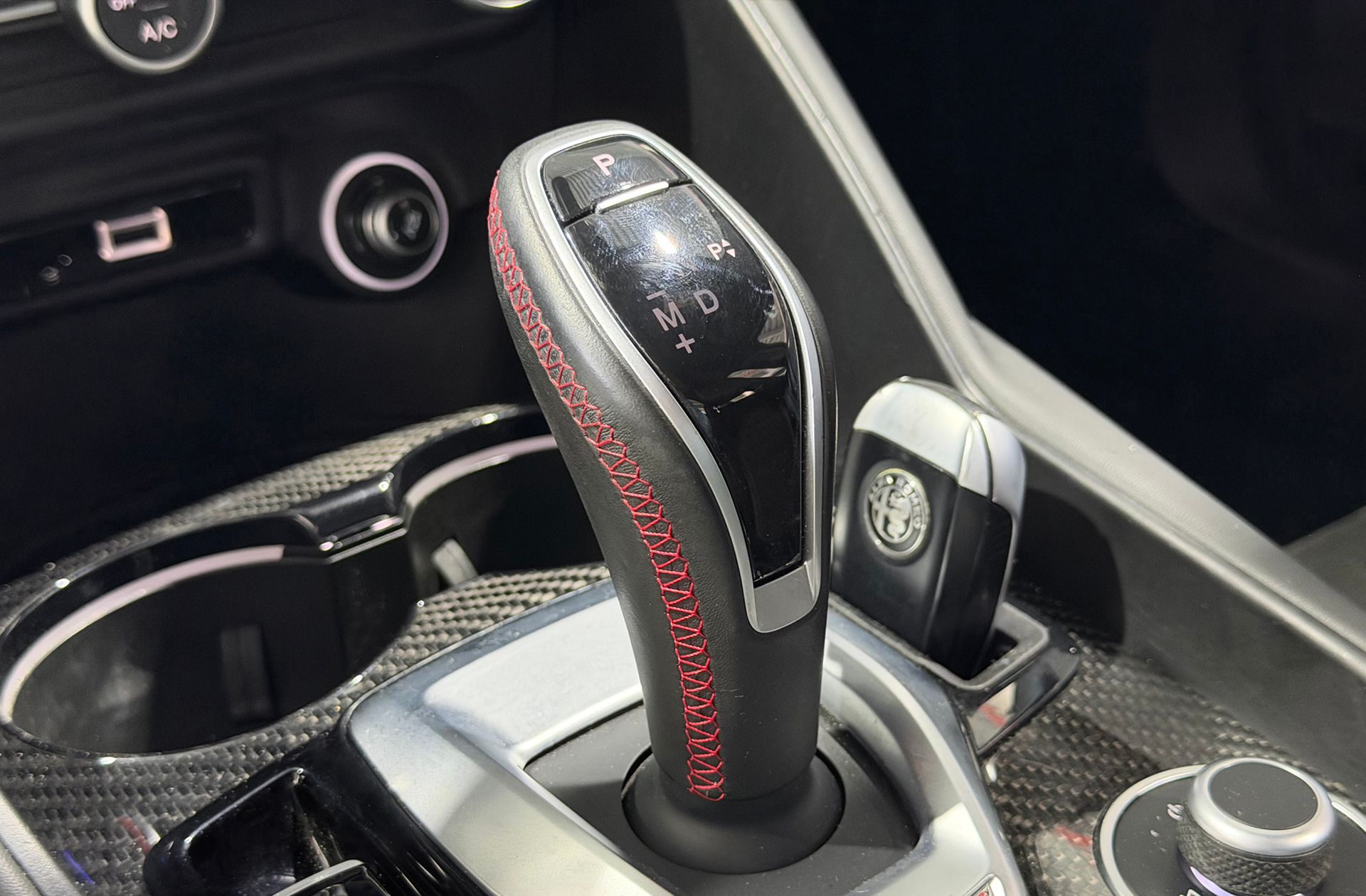 Alfa Romeo Giulia 2.9T V6 Quadrifoglio - foto 6
