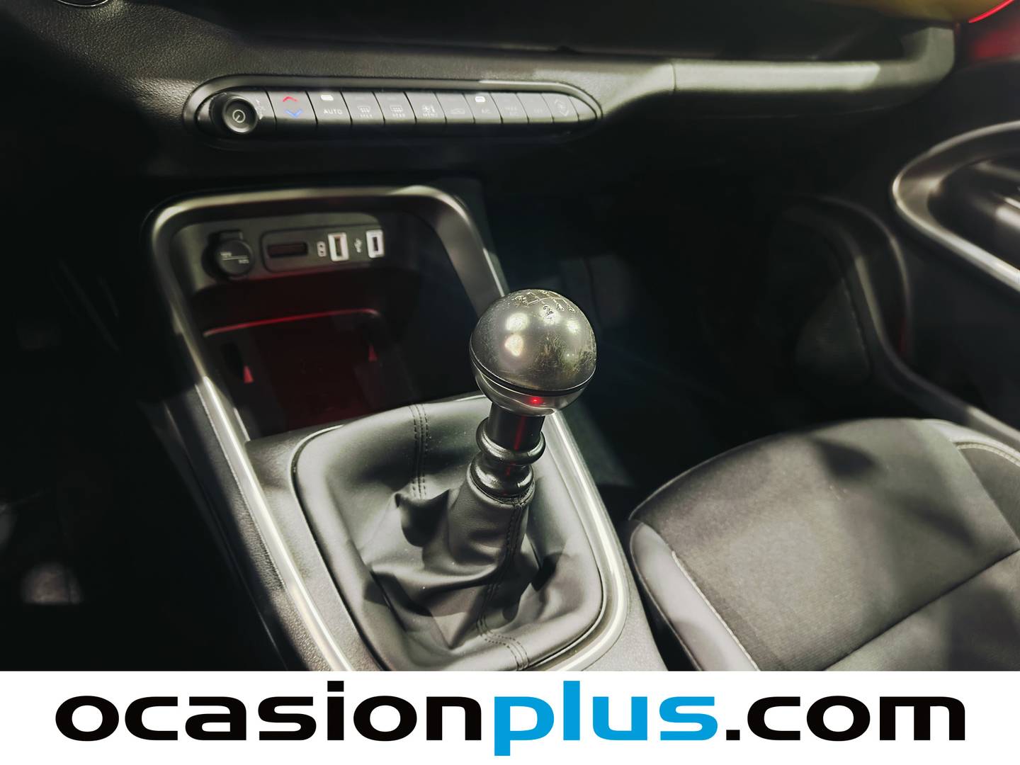 Foto Jeep Avenger Jeep Avenger 1.2 G Summit (100 CV)