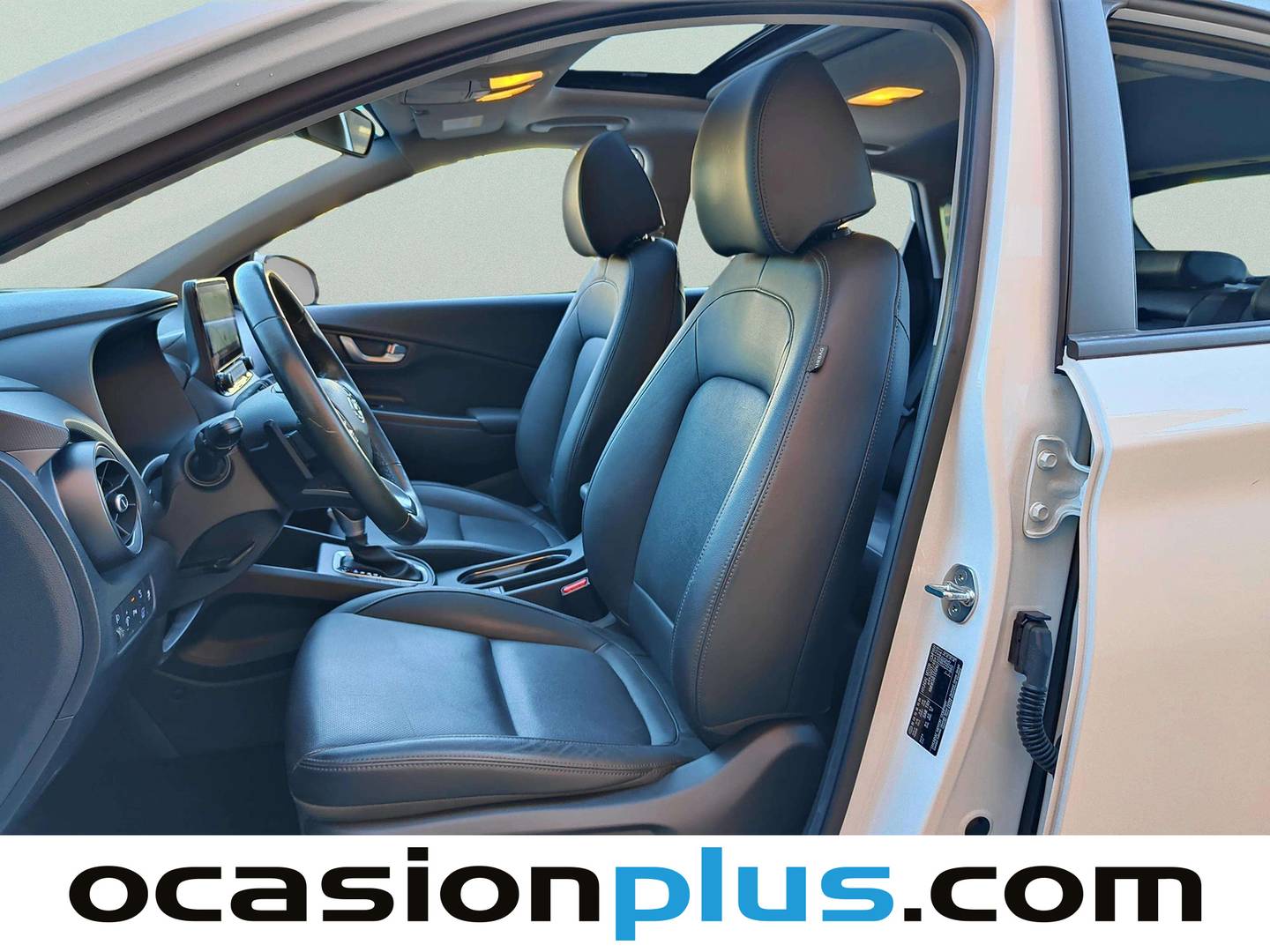 Foto asientos delanteros Hyundai Kona Hyundai Kona 1.6 GDI HEV Style Sky DCT (141 CV)