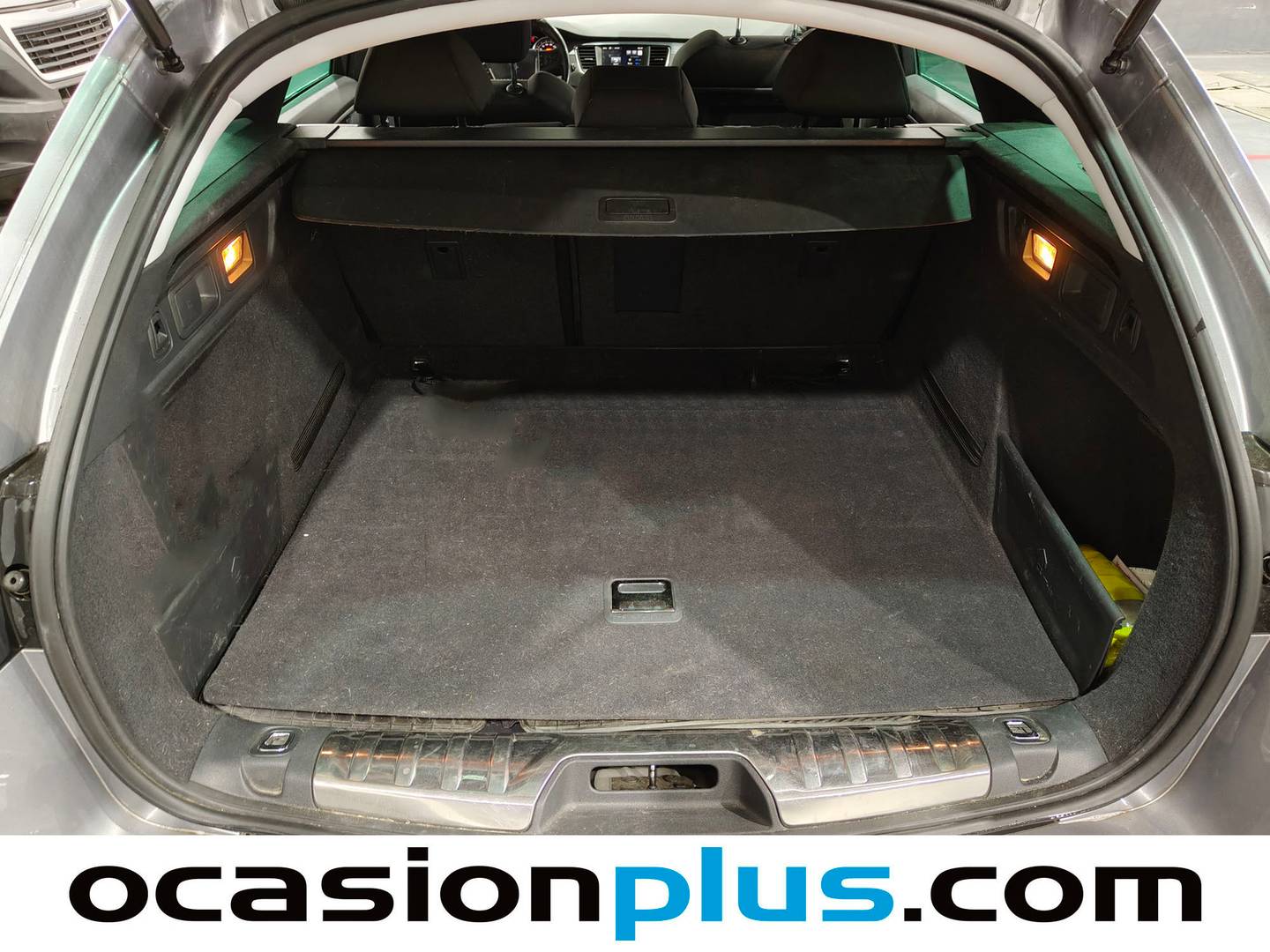 Foto Peugeot 508 Peugeot 508 SW 1.6 e-HDI Active (115 CV) siete plazas