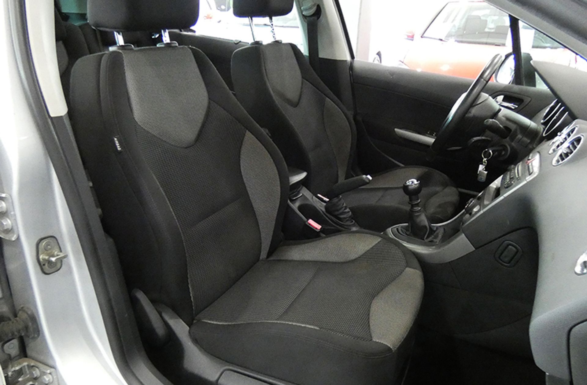 Peugeot 308 SW 1.6 e-HDI Active - foto 15