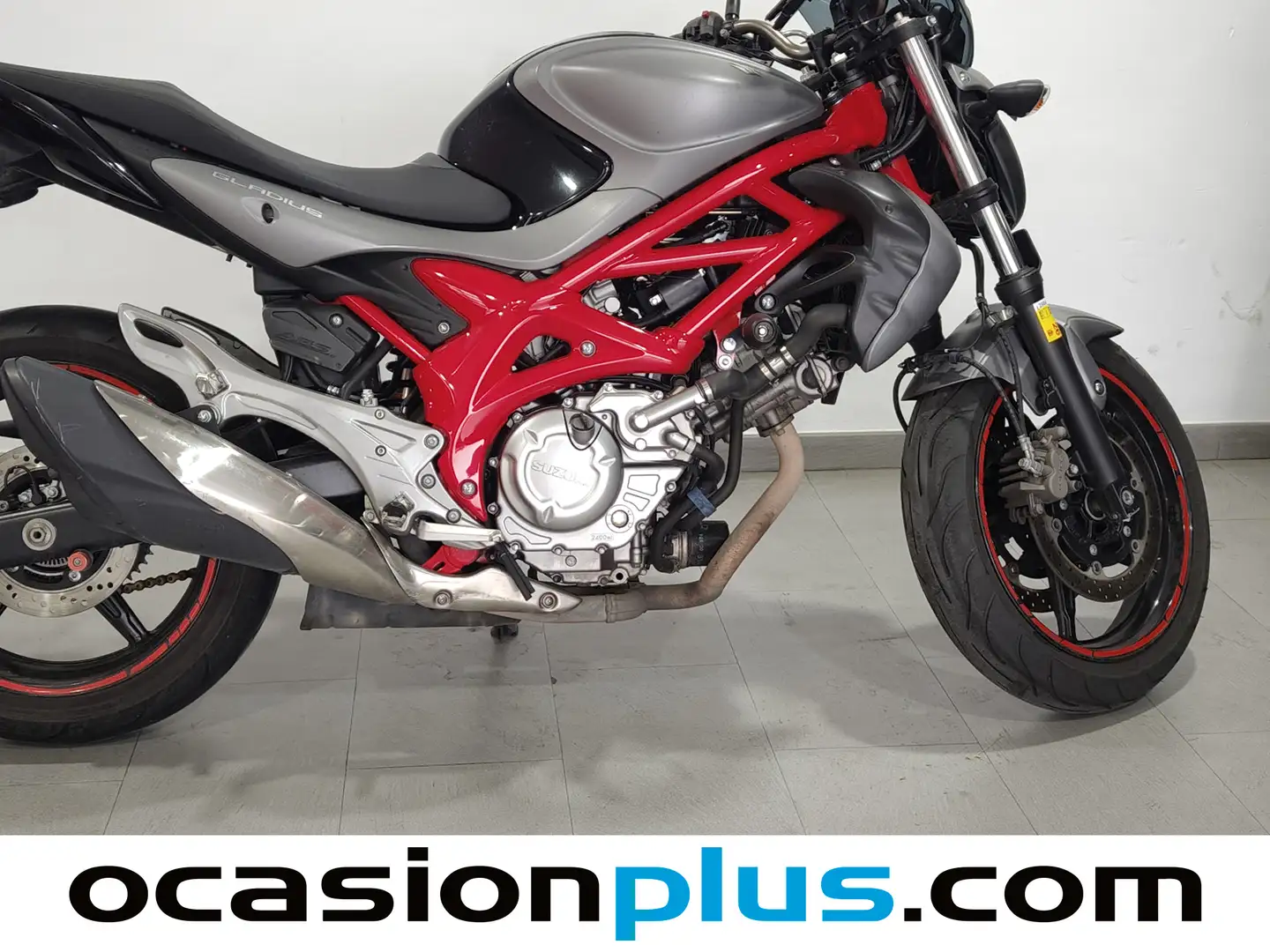 Foto Suzuki Gladius SV 650 ABS Suzuki Gladius SV 650 ABS (48 CV)