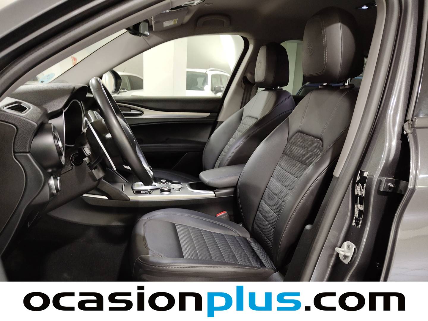 Foto asientos delanteros Alfa Romeo Stelvio Alfa Romeo Stelvio 2.0 Gasolina Sprint+ Q4 (200 CV)