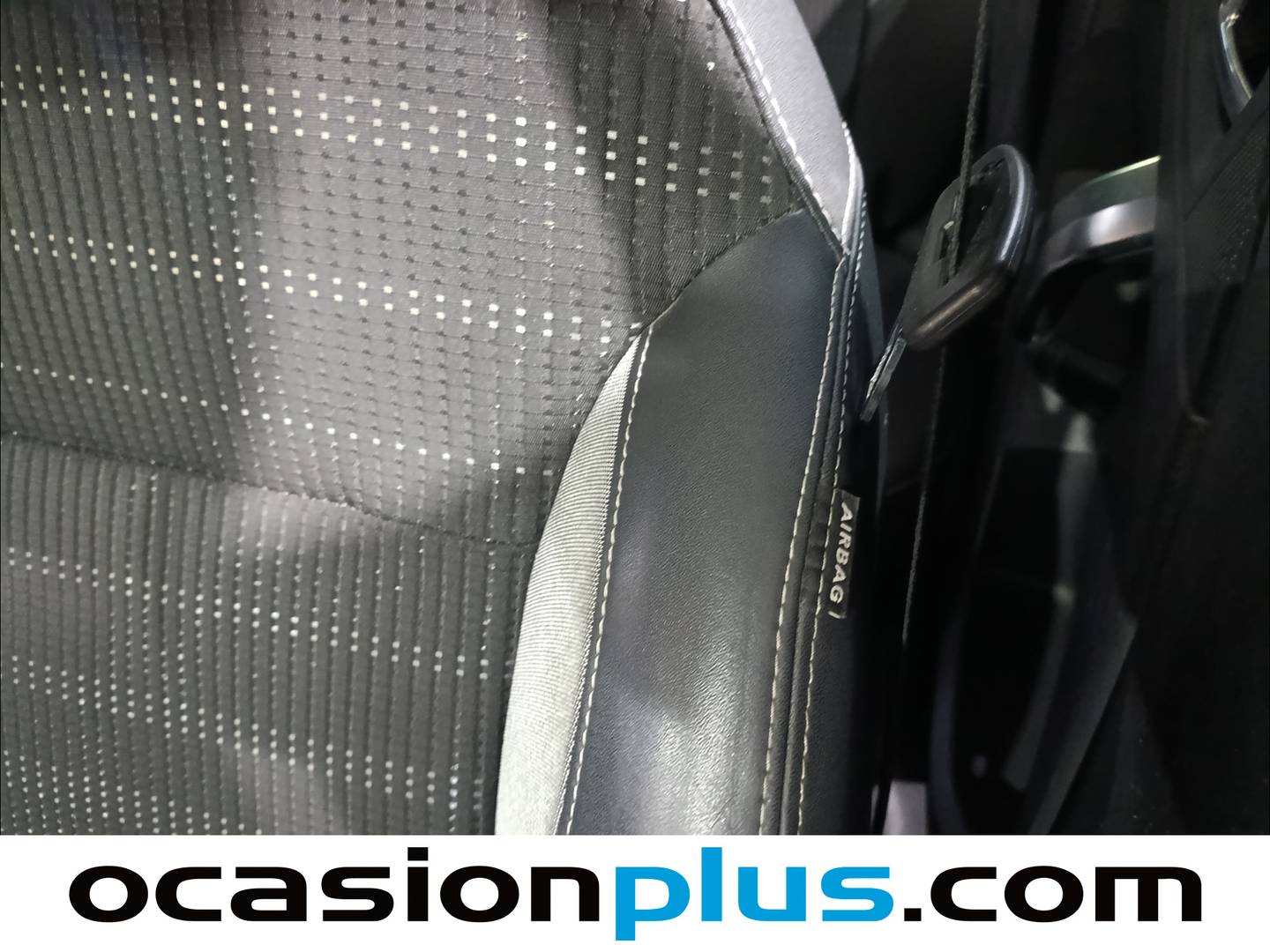 Extras y acabados del Peugeot 2008 Peugeot 2008 PureTech 110 S&S Allure (110 CV)