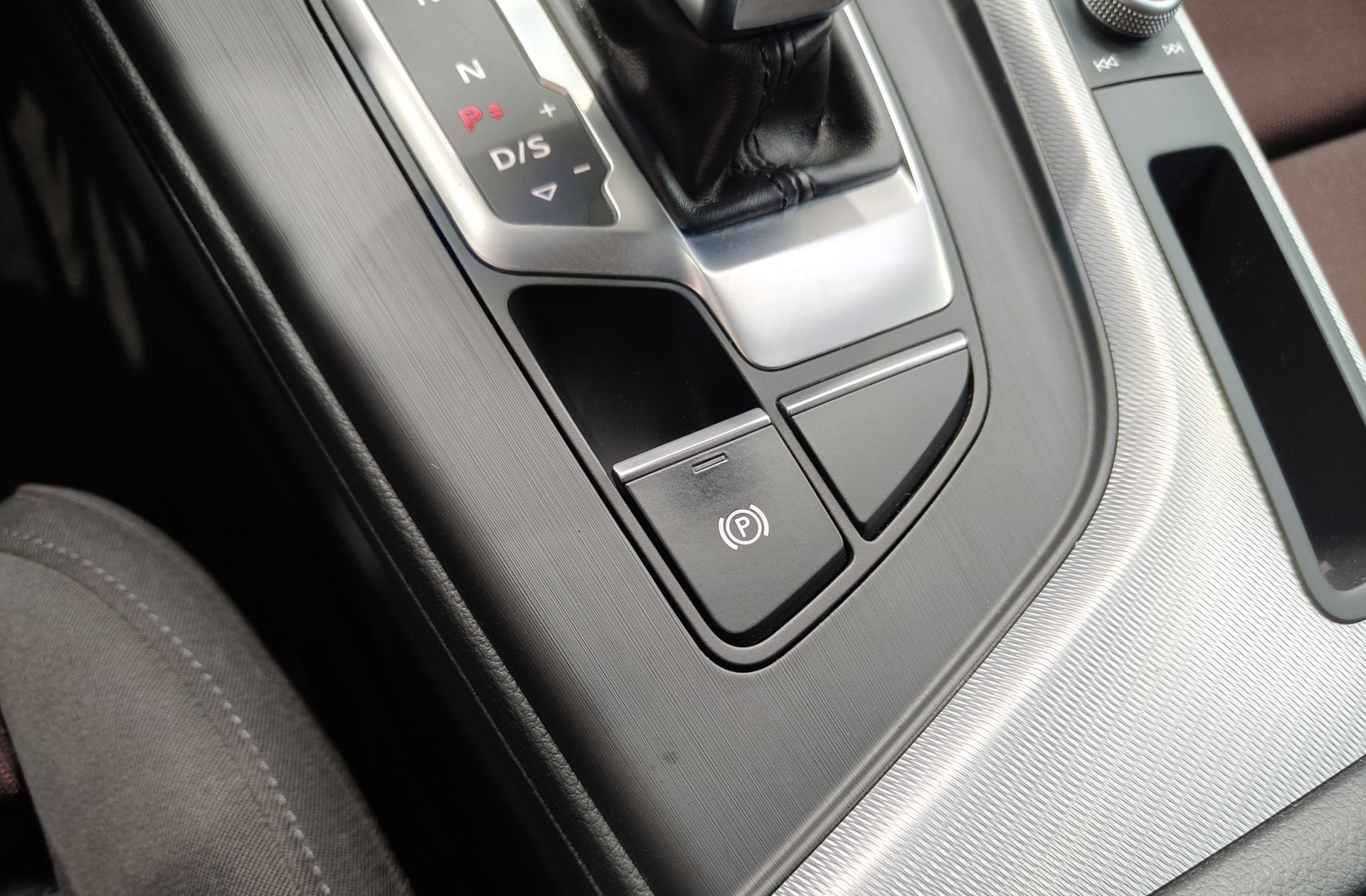Audi A4 Avant 40 g-tron S line edition S tronic - foto 35