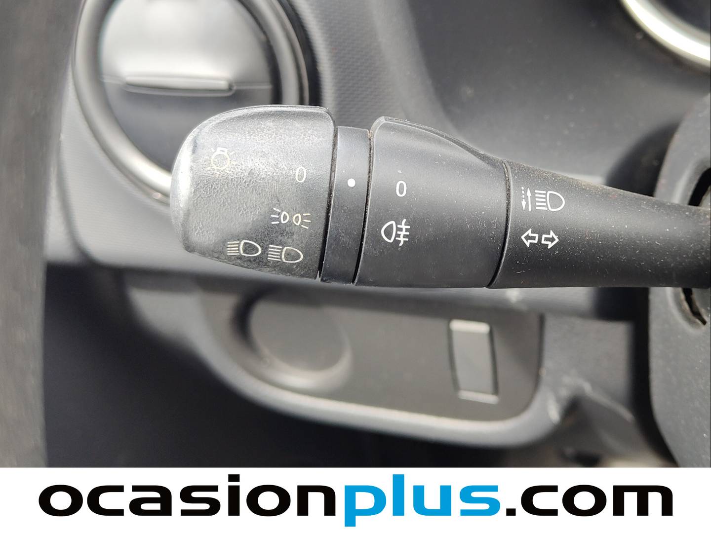 Extras y acabados del Dacia Sandero Dacia Sandero Essential 1.0 (73 CV)