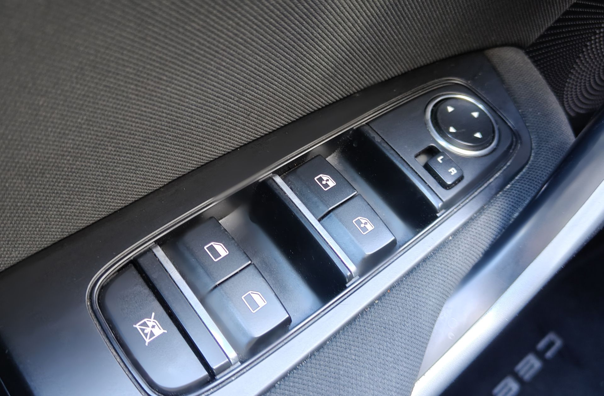 Kia Ceed 1.6 MHEV iMT Drive - foto 29