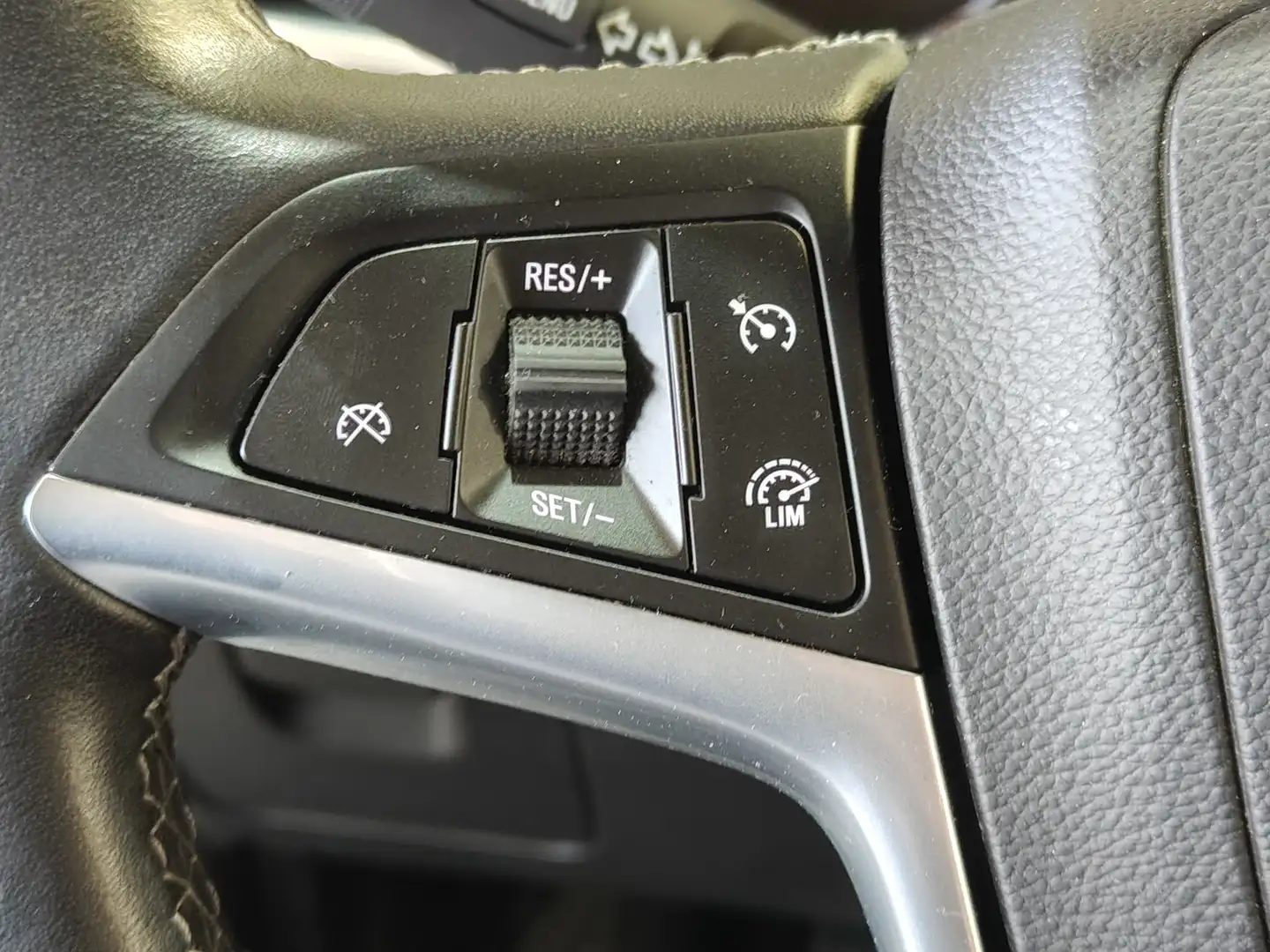 Foto Opel Mokka X Opel Mokka X 1.4 Turbo S&S Selective 4X2 (140 CV)