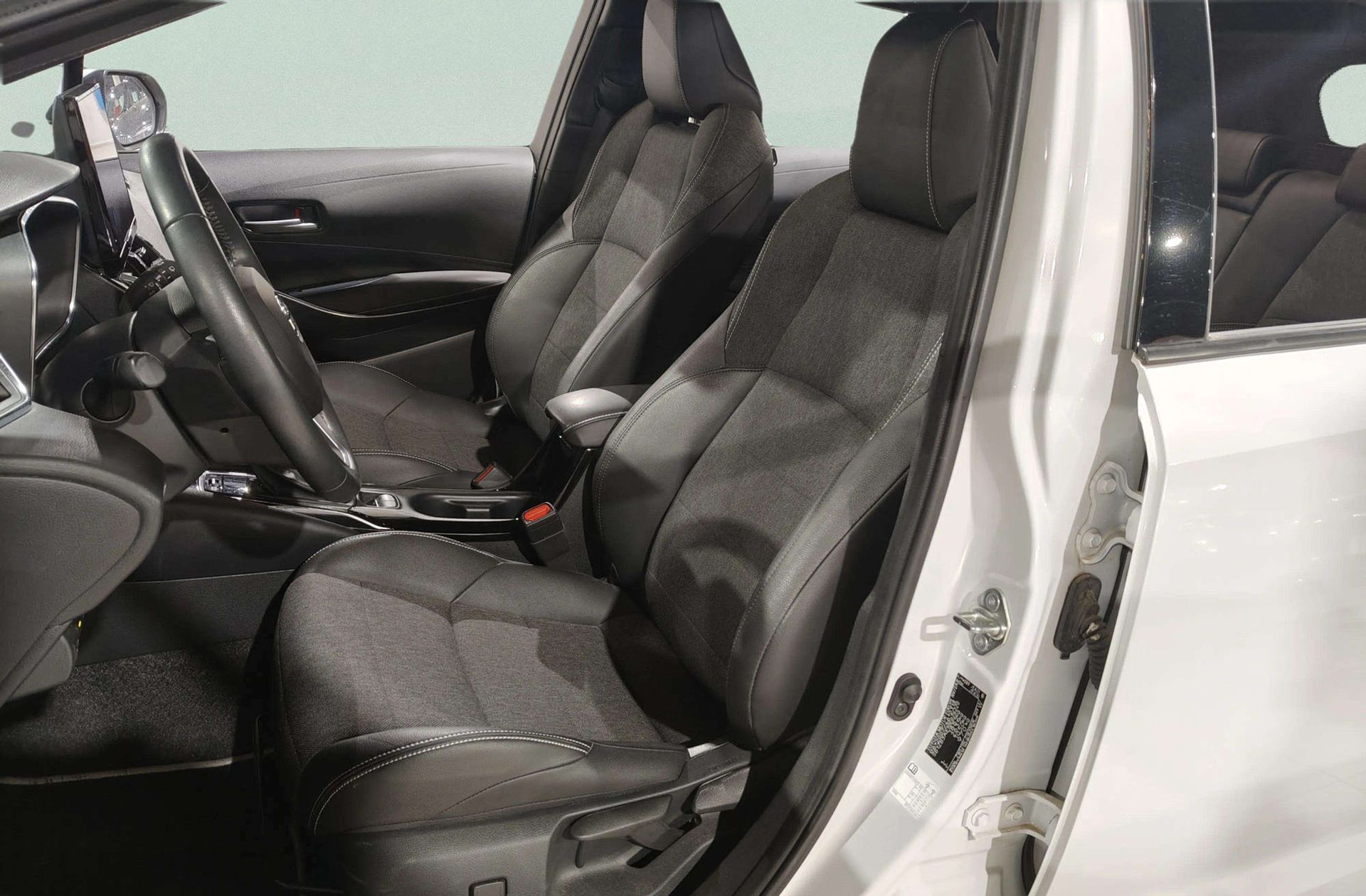 Toyota Corolla Touring Sports 140H Style - foto 12