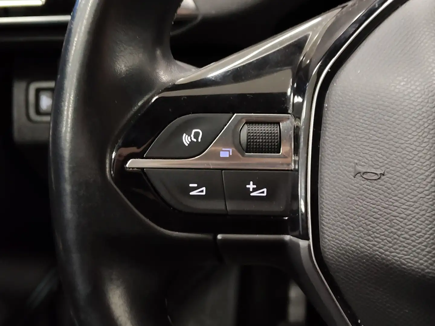 Foto Peugeot 3008 Peugeot 3008 PureTech 130 S&S Allure Pack (130 CV)